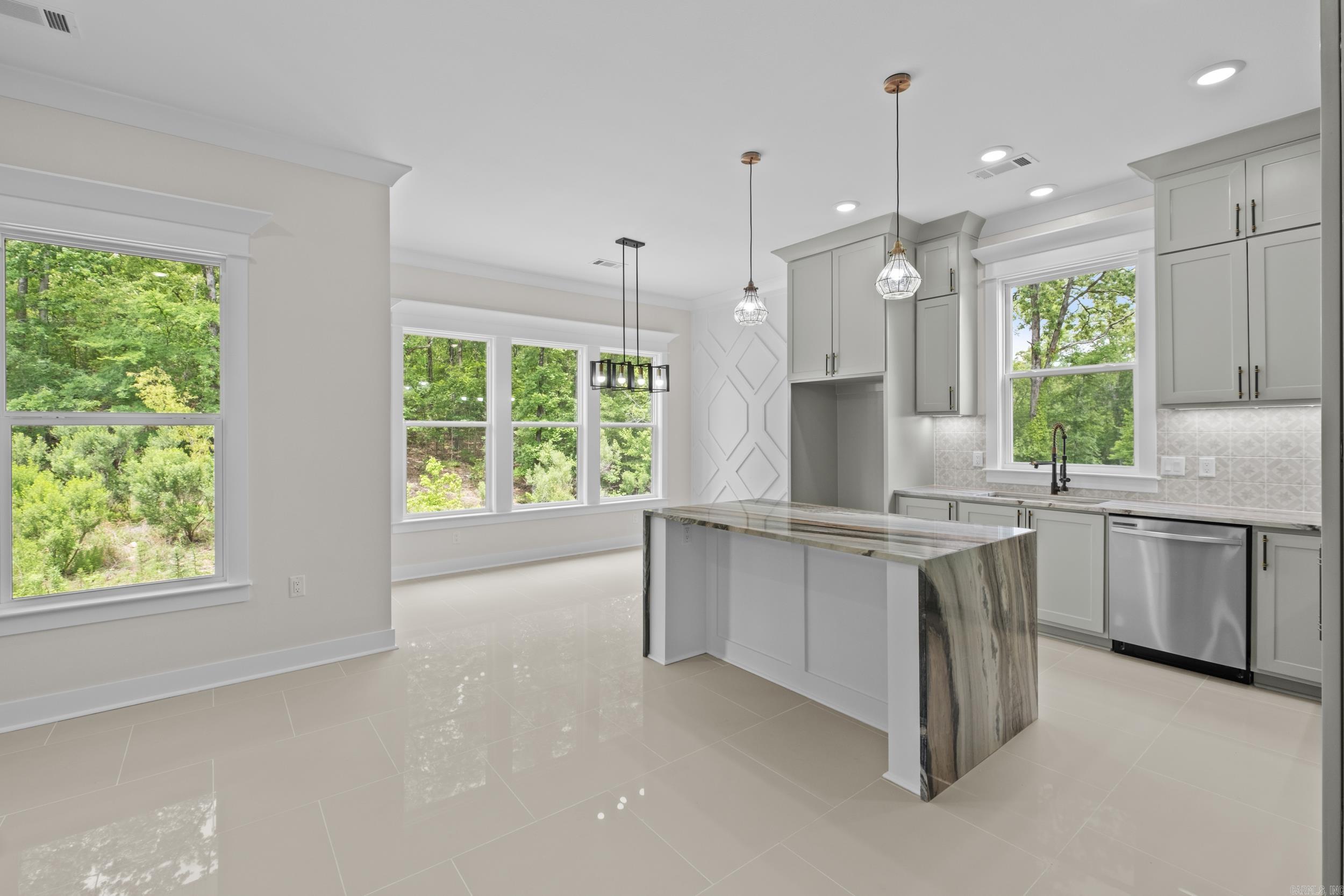 8552 Rapid Water Dr Sherwood, AR 72120