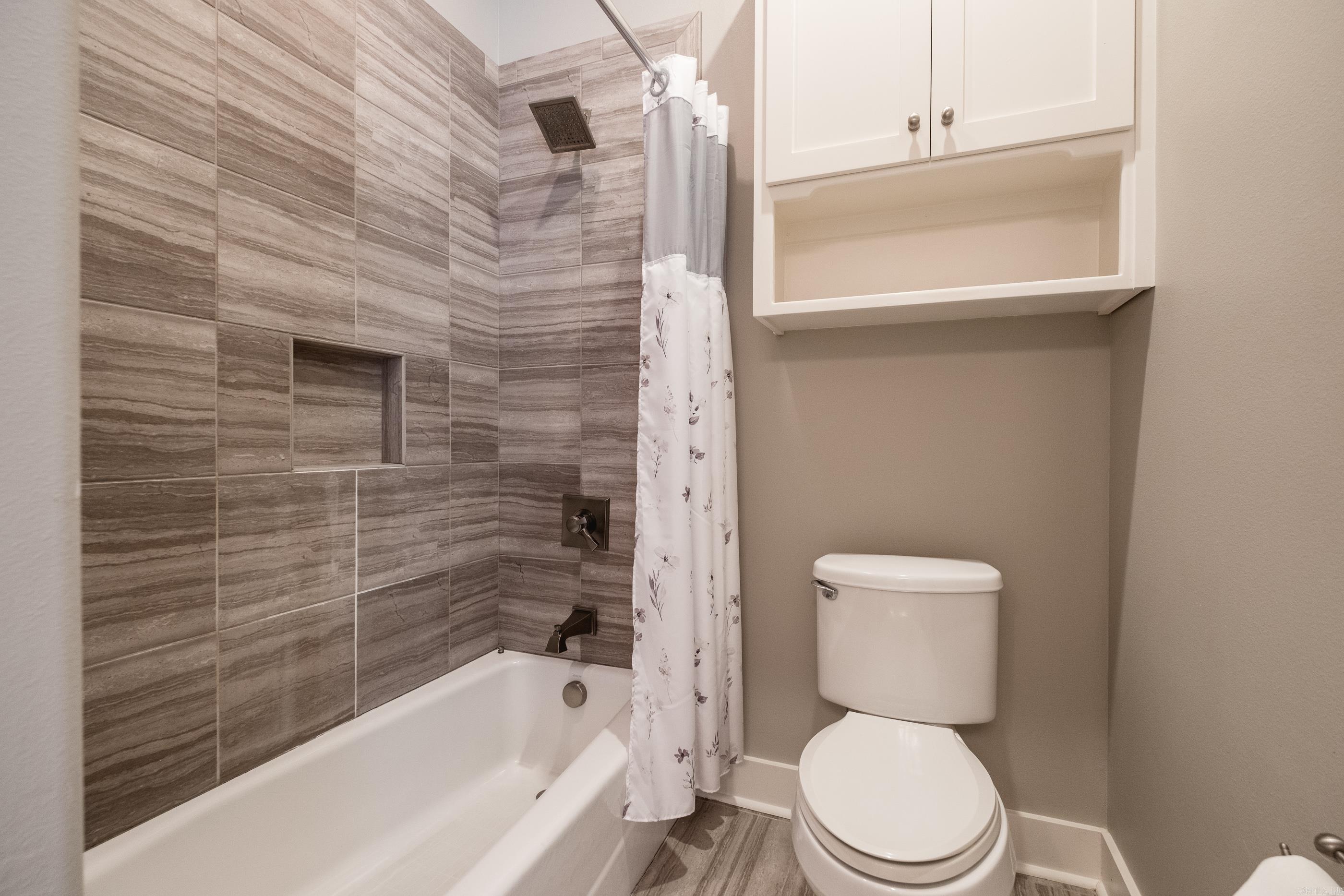 122 Cove Creek Ct  Little Rock, AR