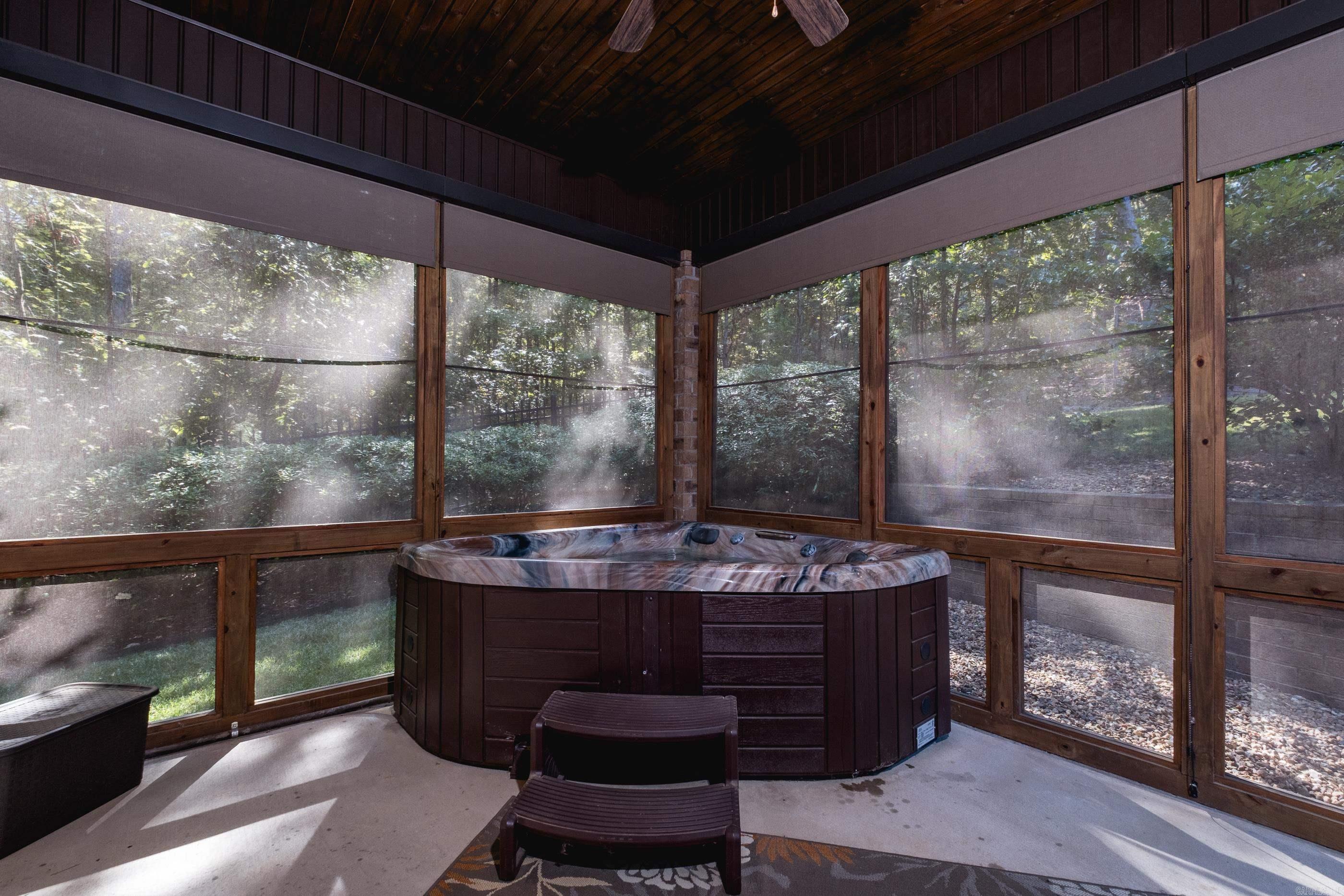 122 Cove Creek Ct  Little Rock, AR