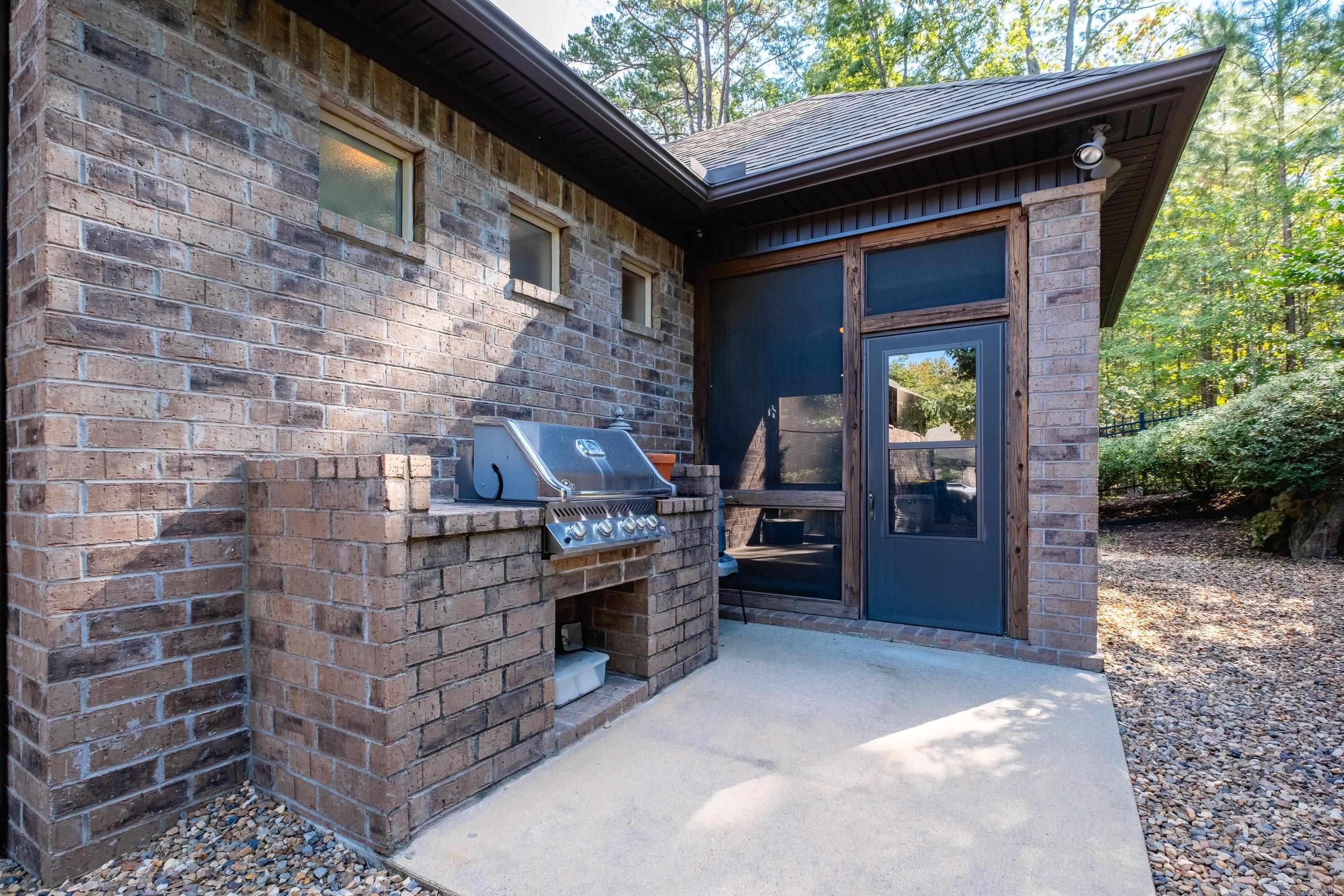 122 Cove Creek Ct  Little Rock, AR