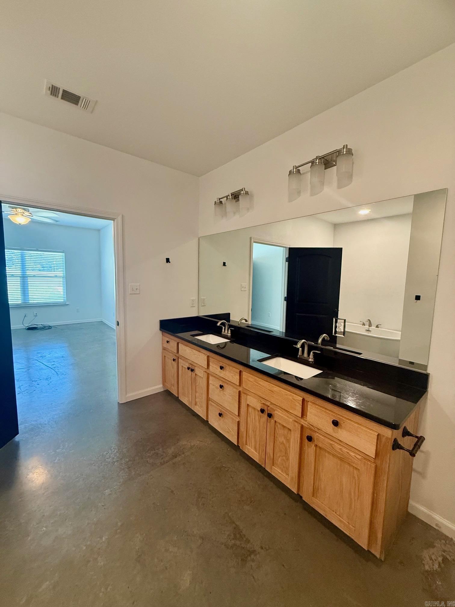 322 E Maple Unit B  Benton, AR