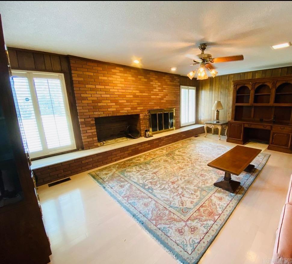 205 W Riverside  Marked Tree, AR