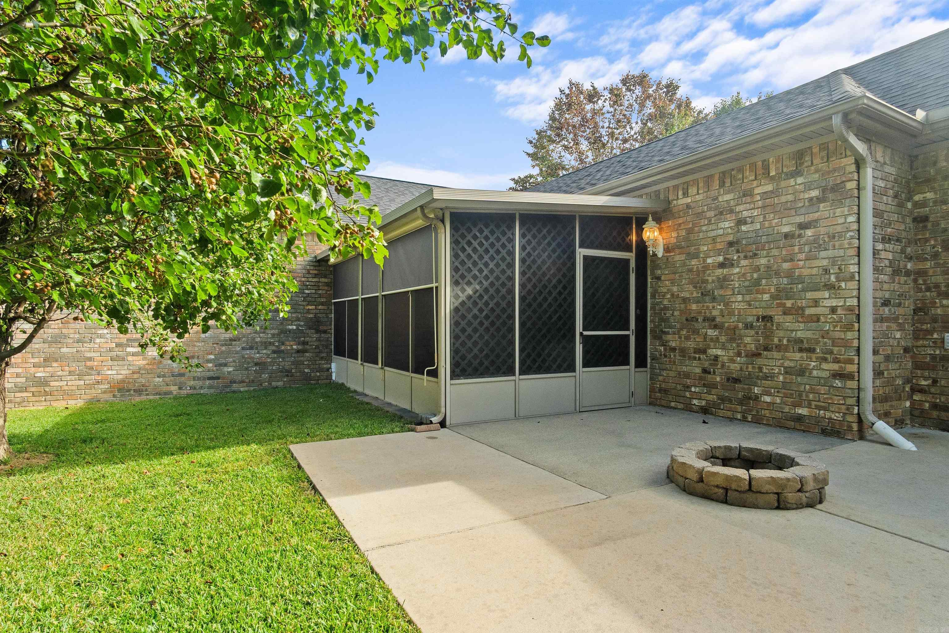 110 E Maddox  Jacksonville, AR