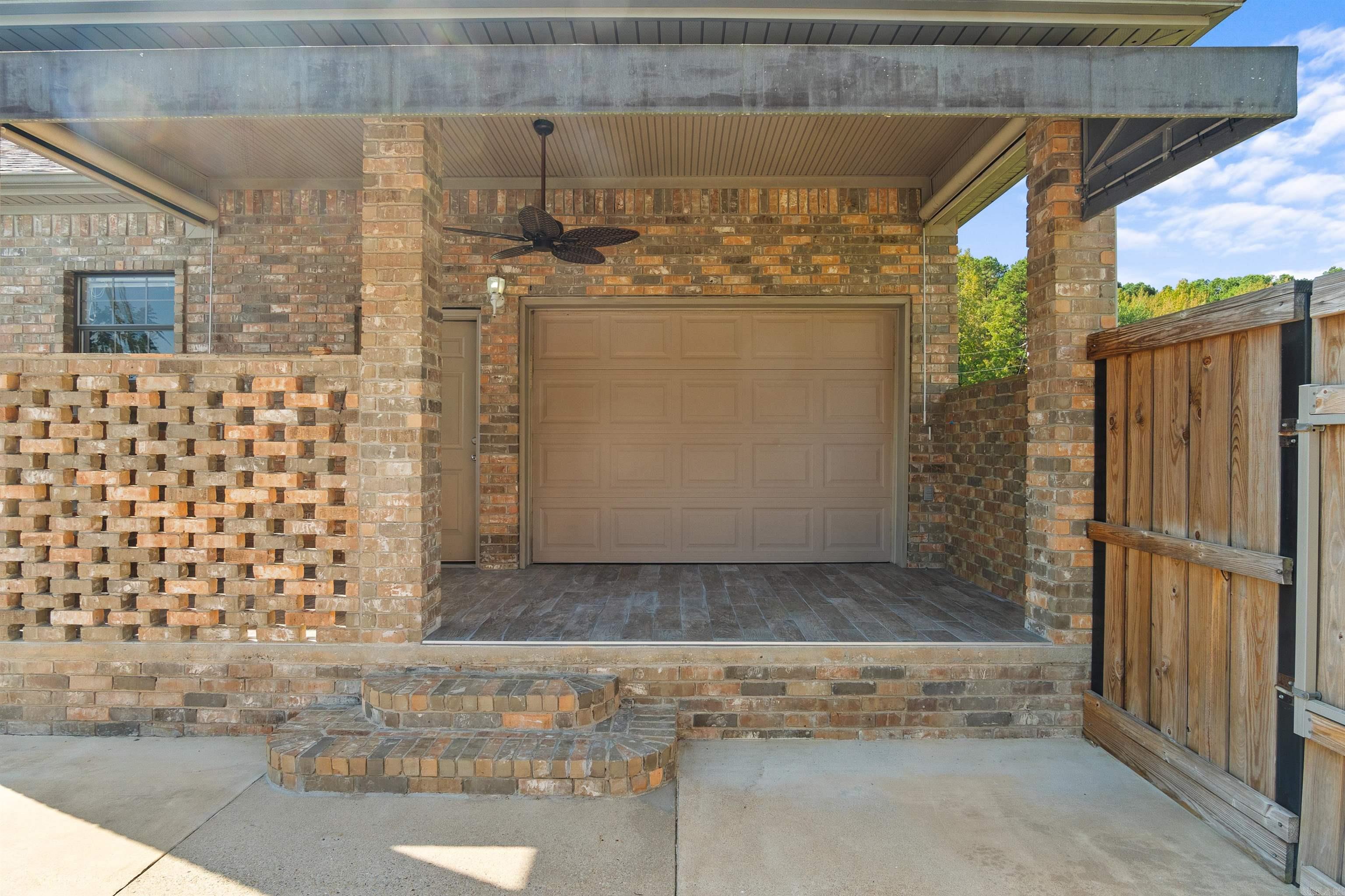 110 E Maddox  Jacksonville, AR