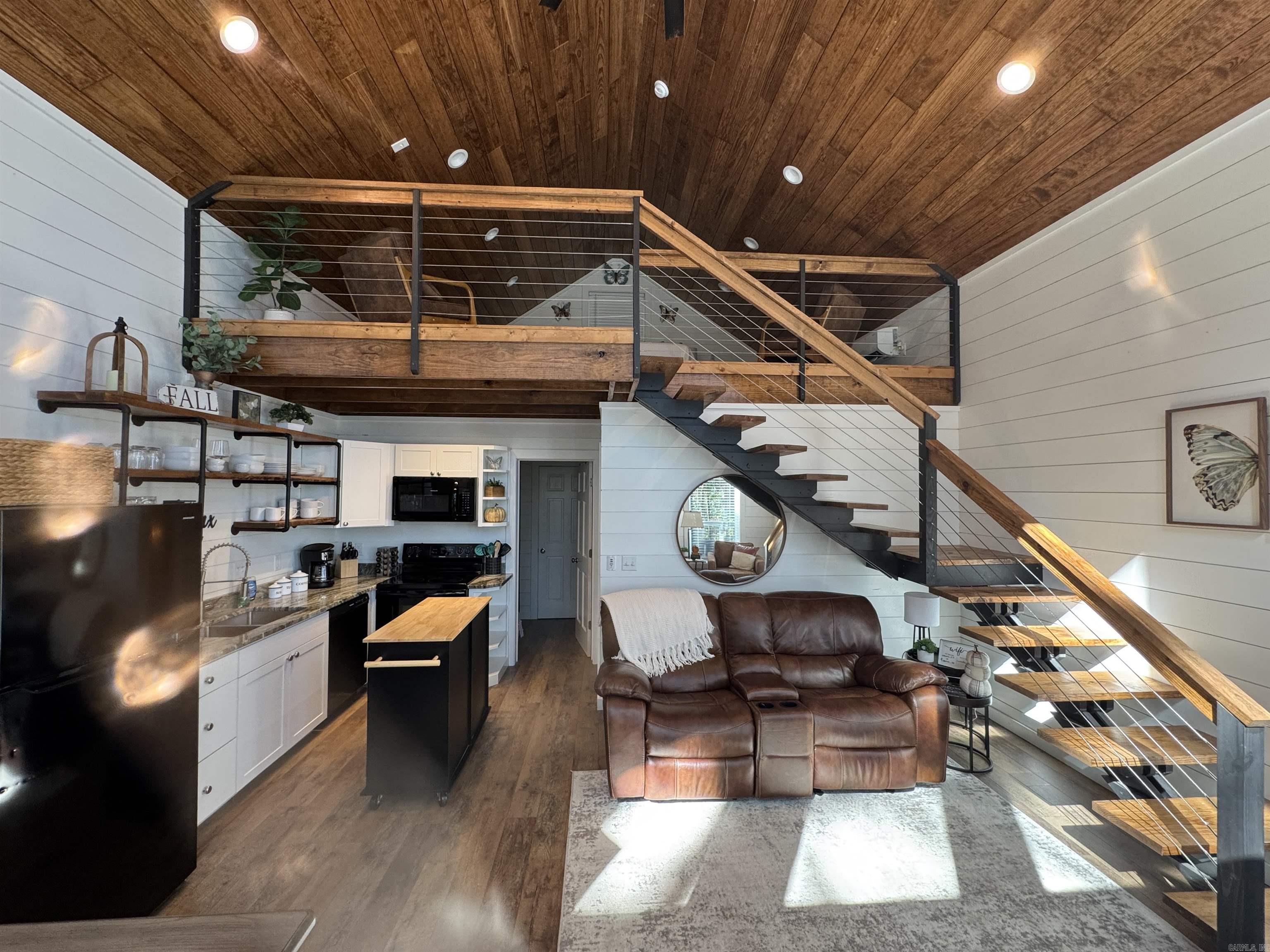 1102 Circle Acres Road Shirley, AR 72153