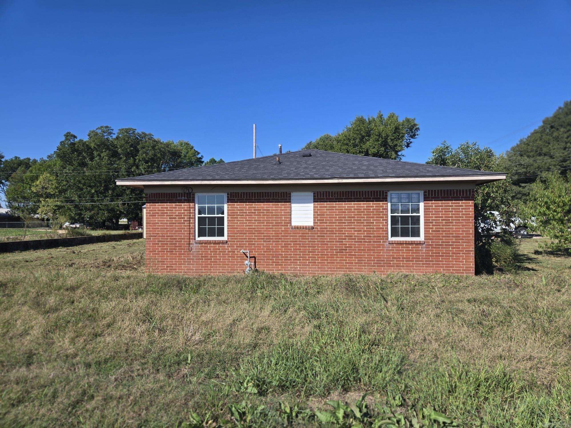 13898 E 18  Newport, AR