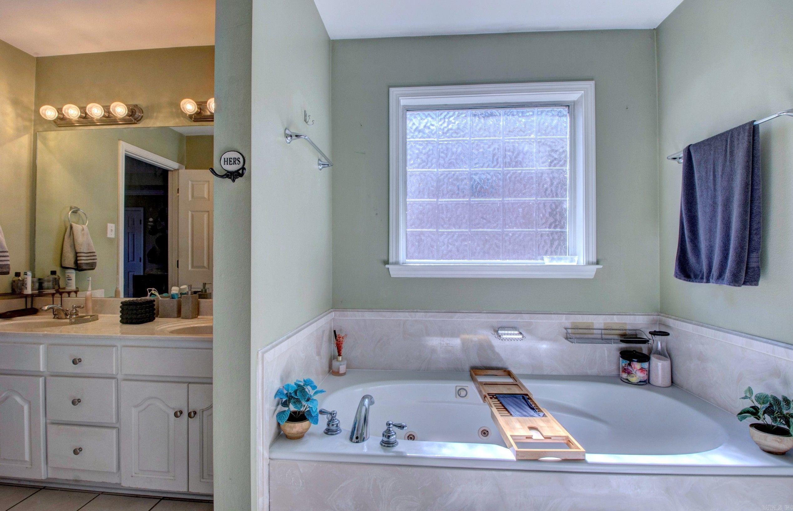 17 Clearwater Cabot, AR 72023