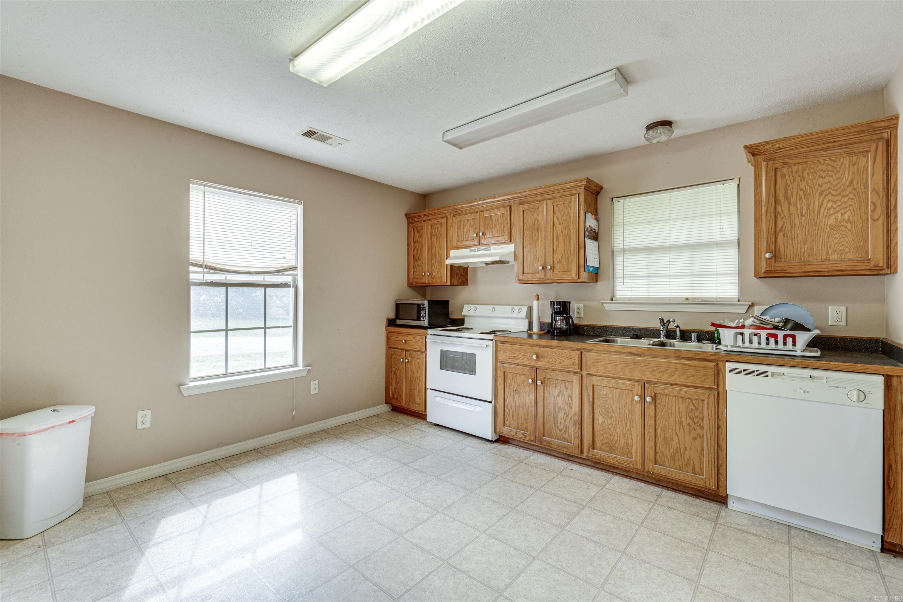 307 E Center  Morrilton, AR