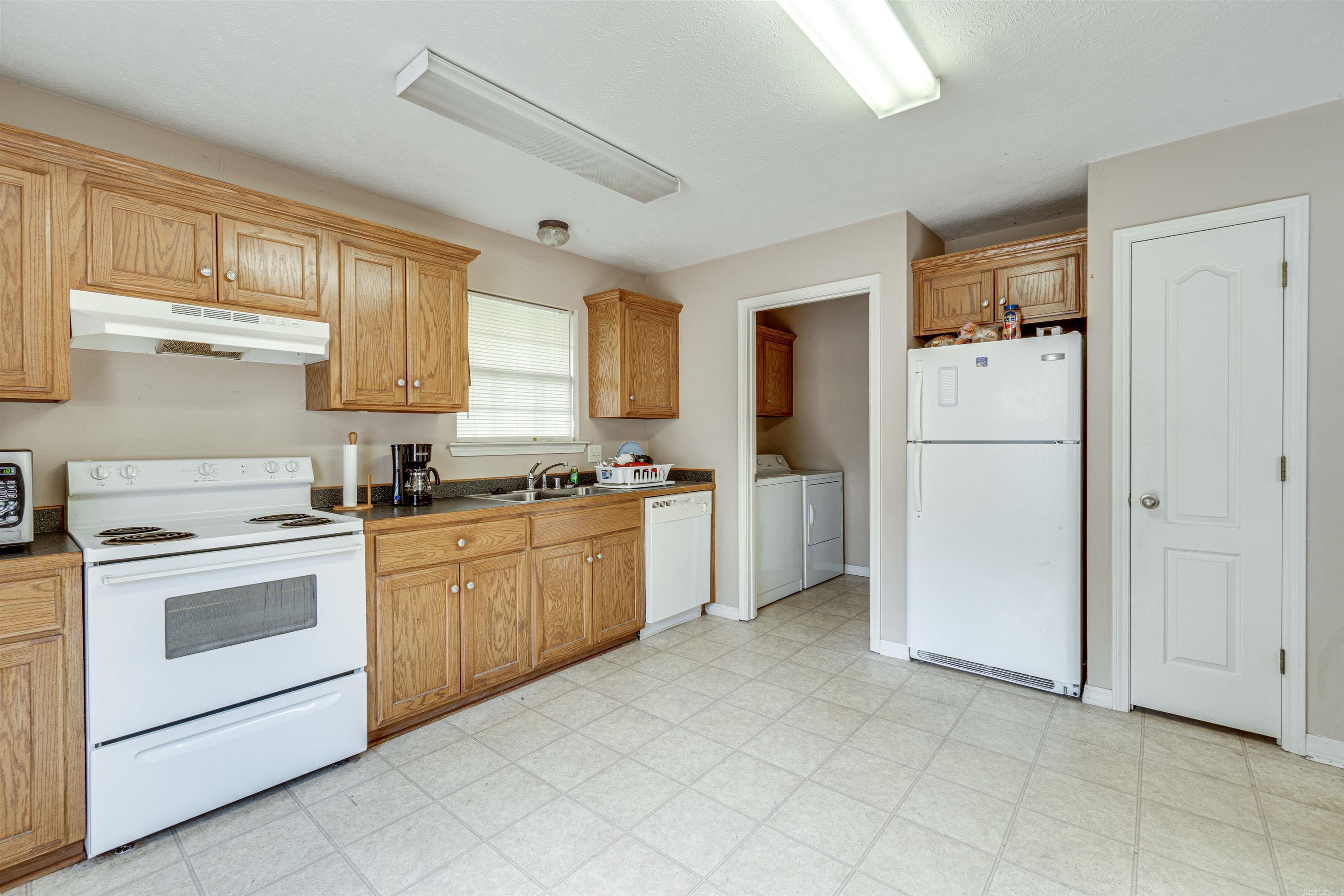 307 E Center  Morrilton, AR