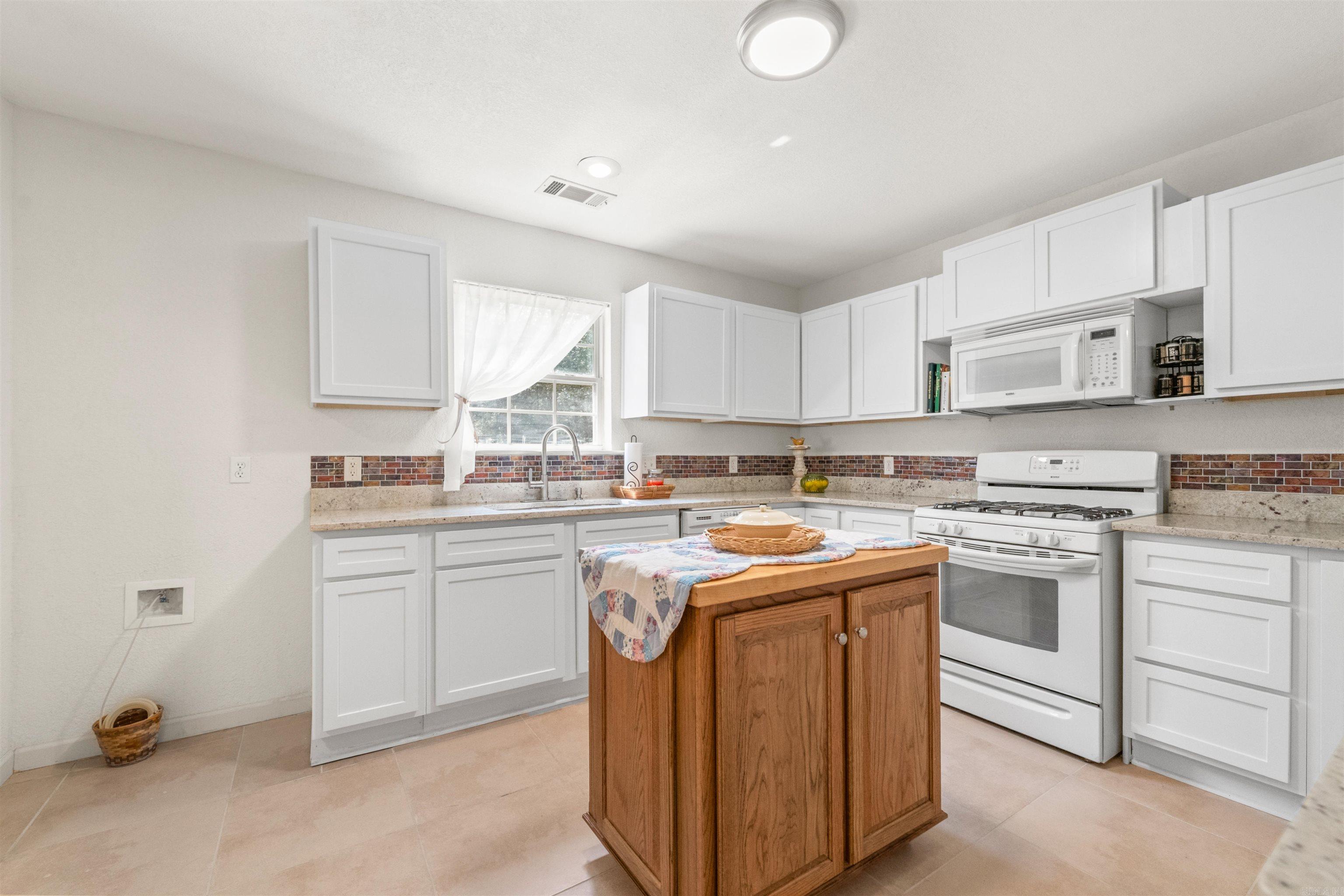 8416 Yellow Oak Jacksonville, AR 72076