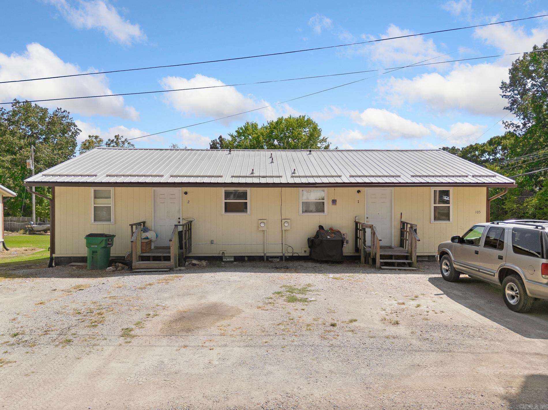 105 E Division  Yellville, AR