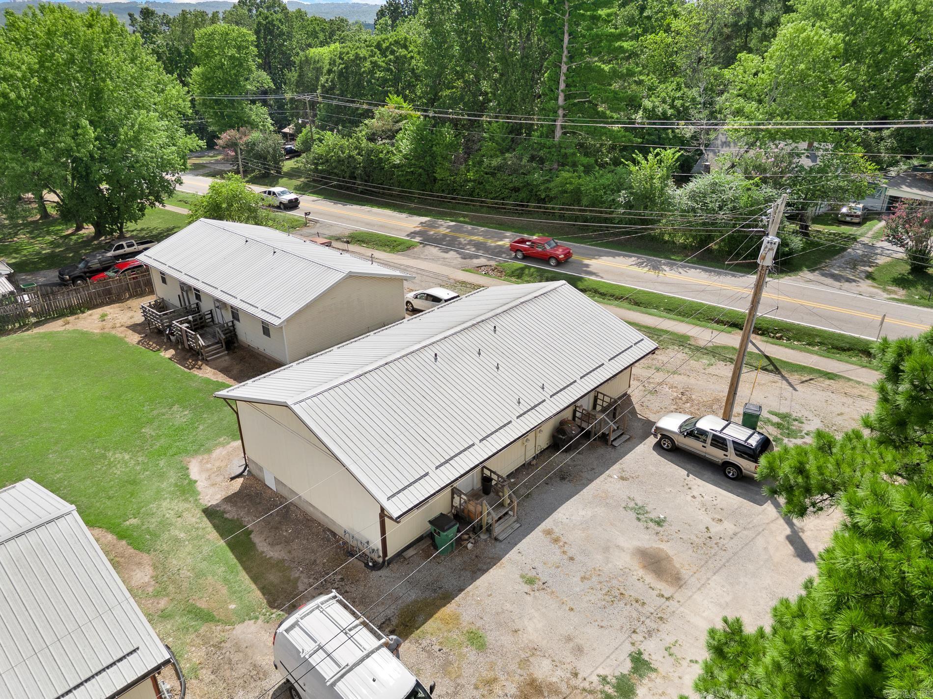 105 E Division  Yellville, AR