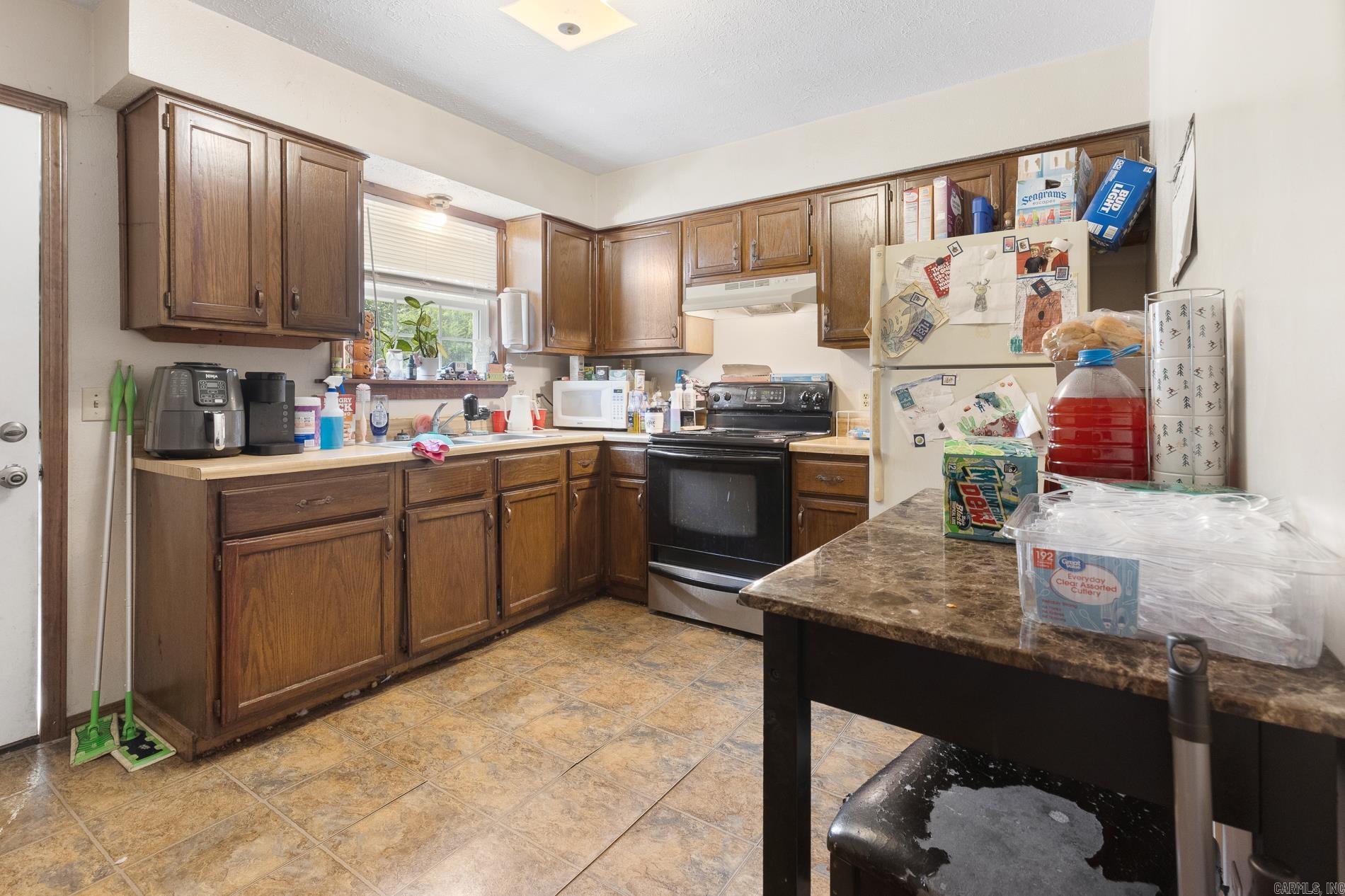 105 E Division  Yellville, AR