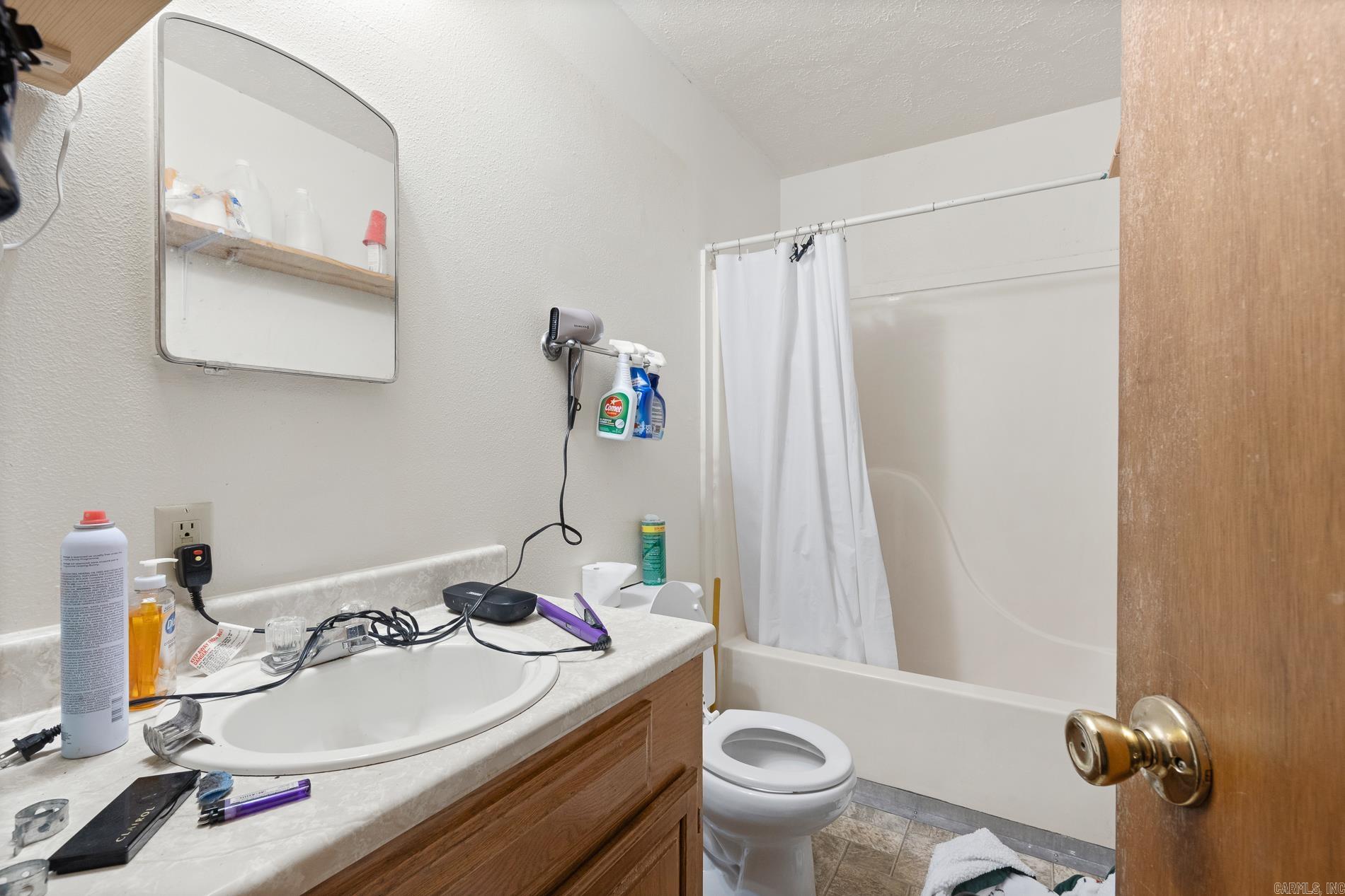 105 E Division  Yellville, AR