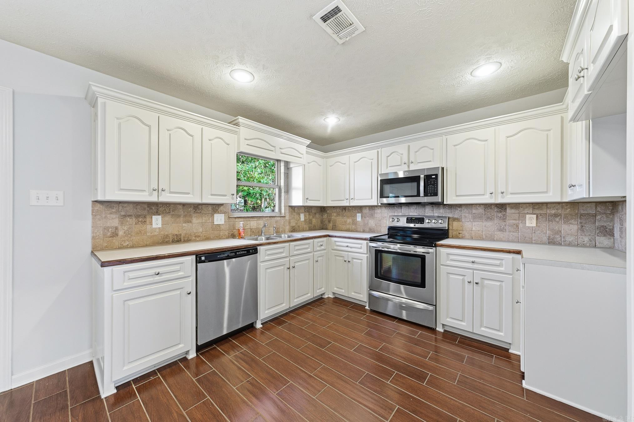 27 Highplains Drive Cabot, AR 72023