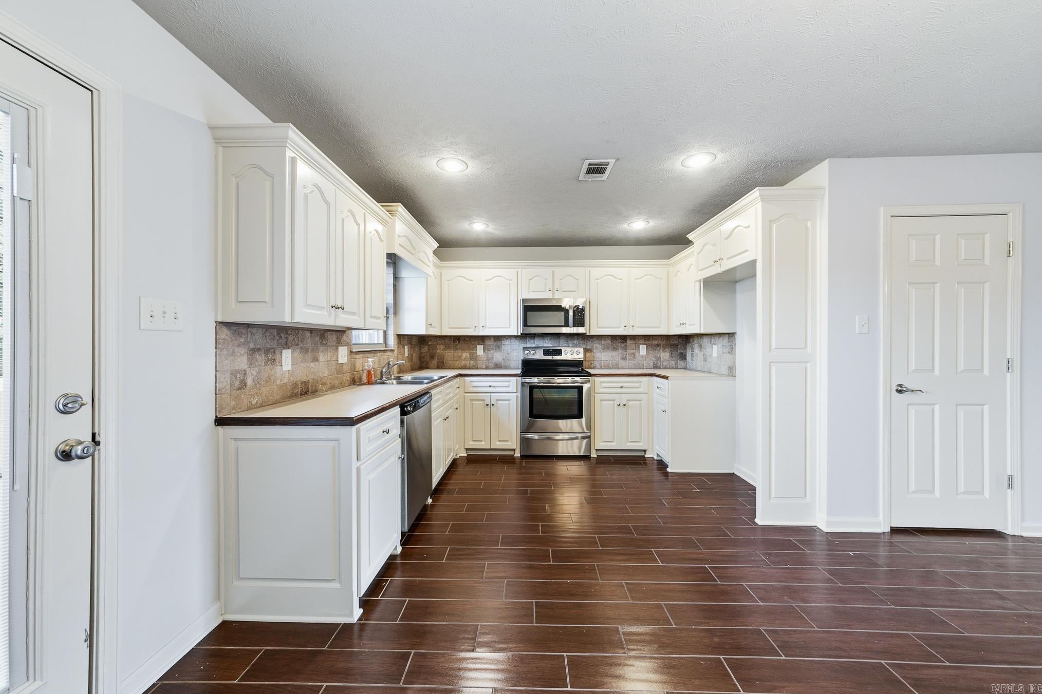 27 Highplains Drive Cabot, AR 72023