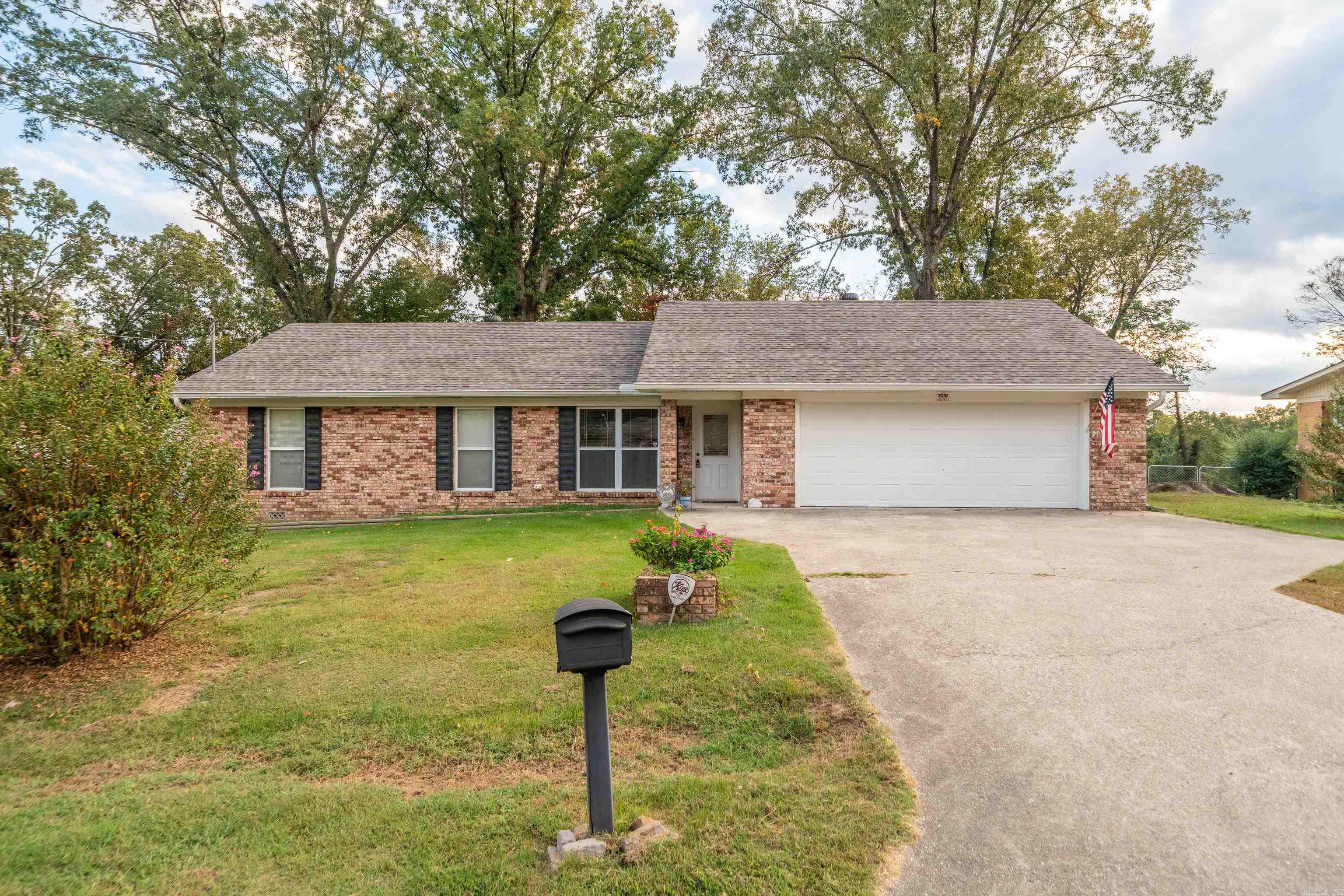 105 Briarcroft Hot Springs, AR 71913