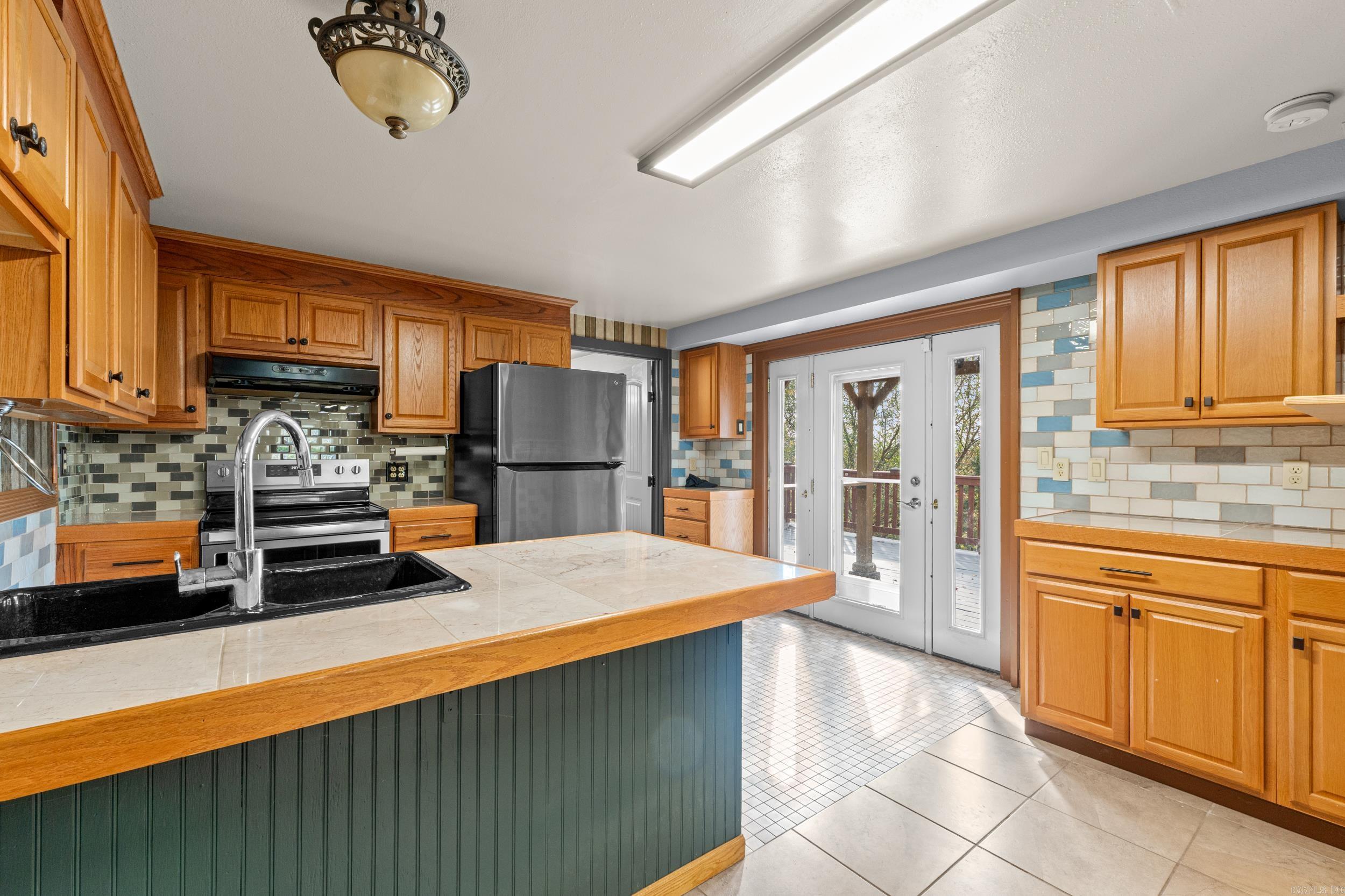 311 CR 804 Gamaliel, AR 72637