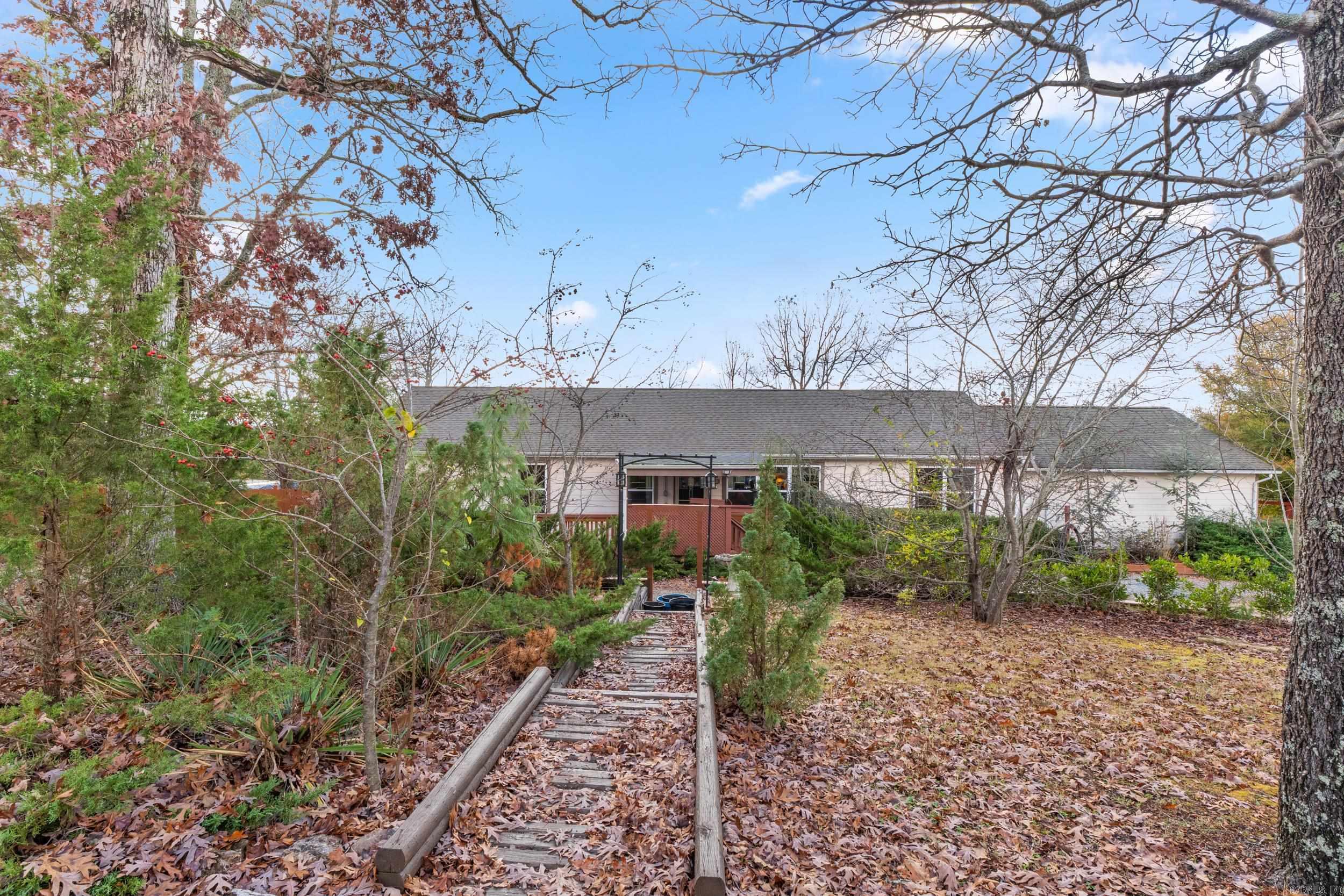 311 CR 804 Gamaliel, AR 72637