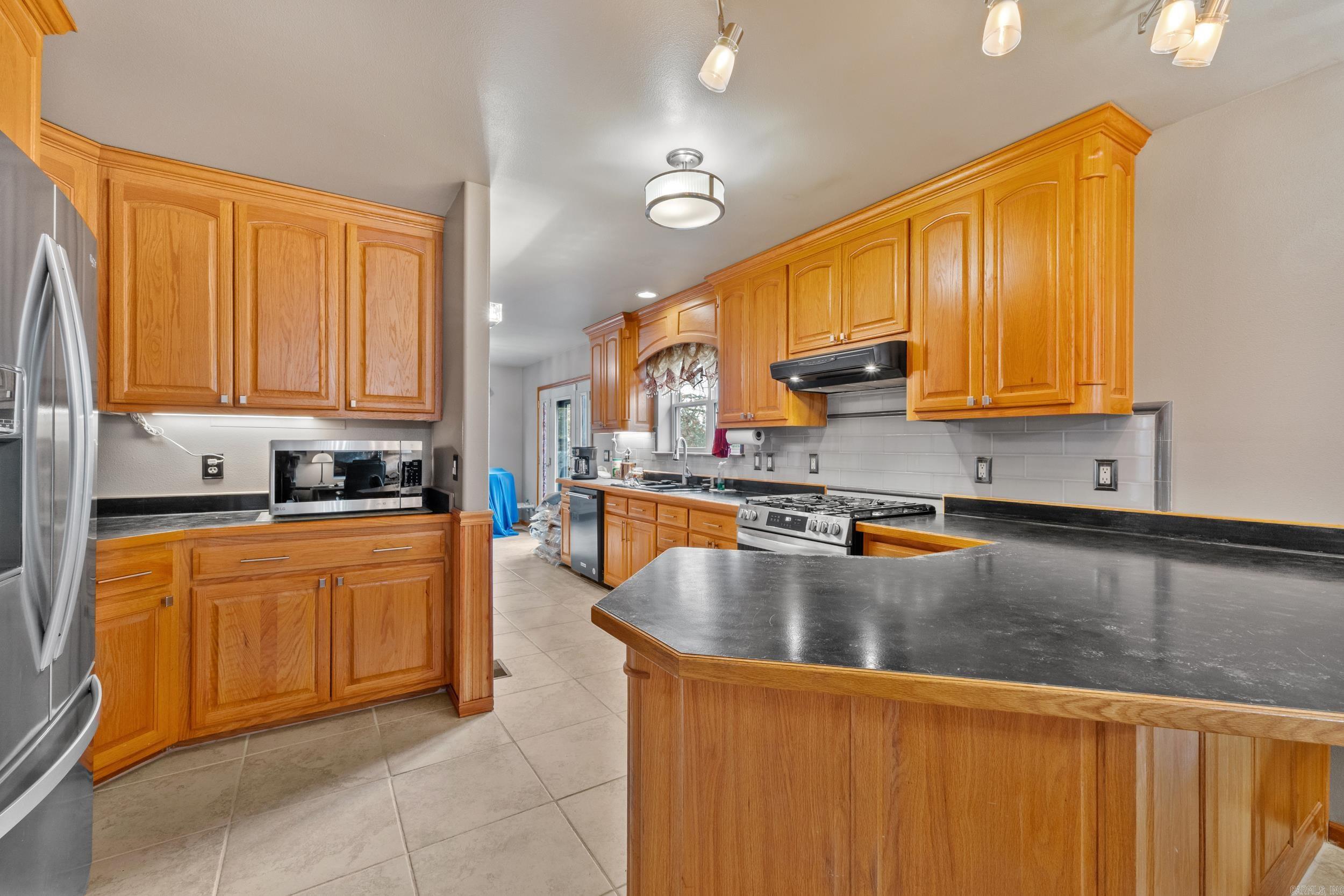 311 CR 804 Gamaliel, AR 72637