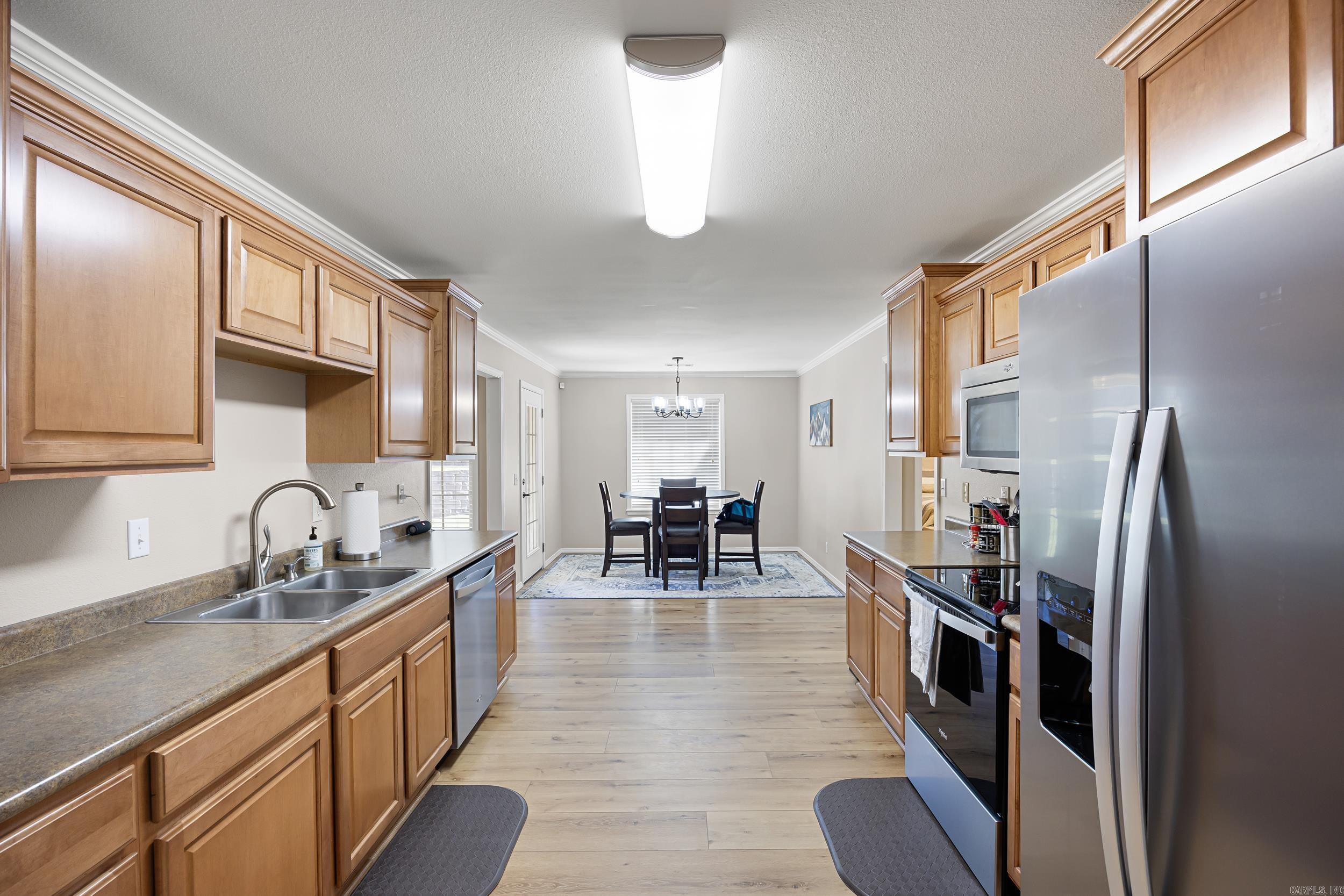 140 Hawthorne Lane Russellville, AR 72802