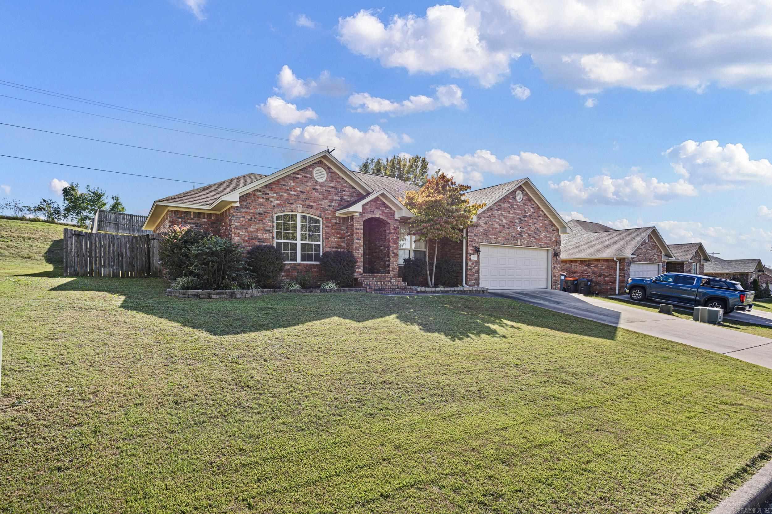 140 Hawthorne Lane Russellville, AR 72802