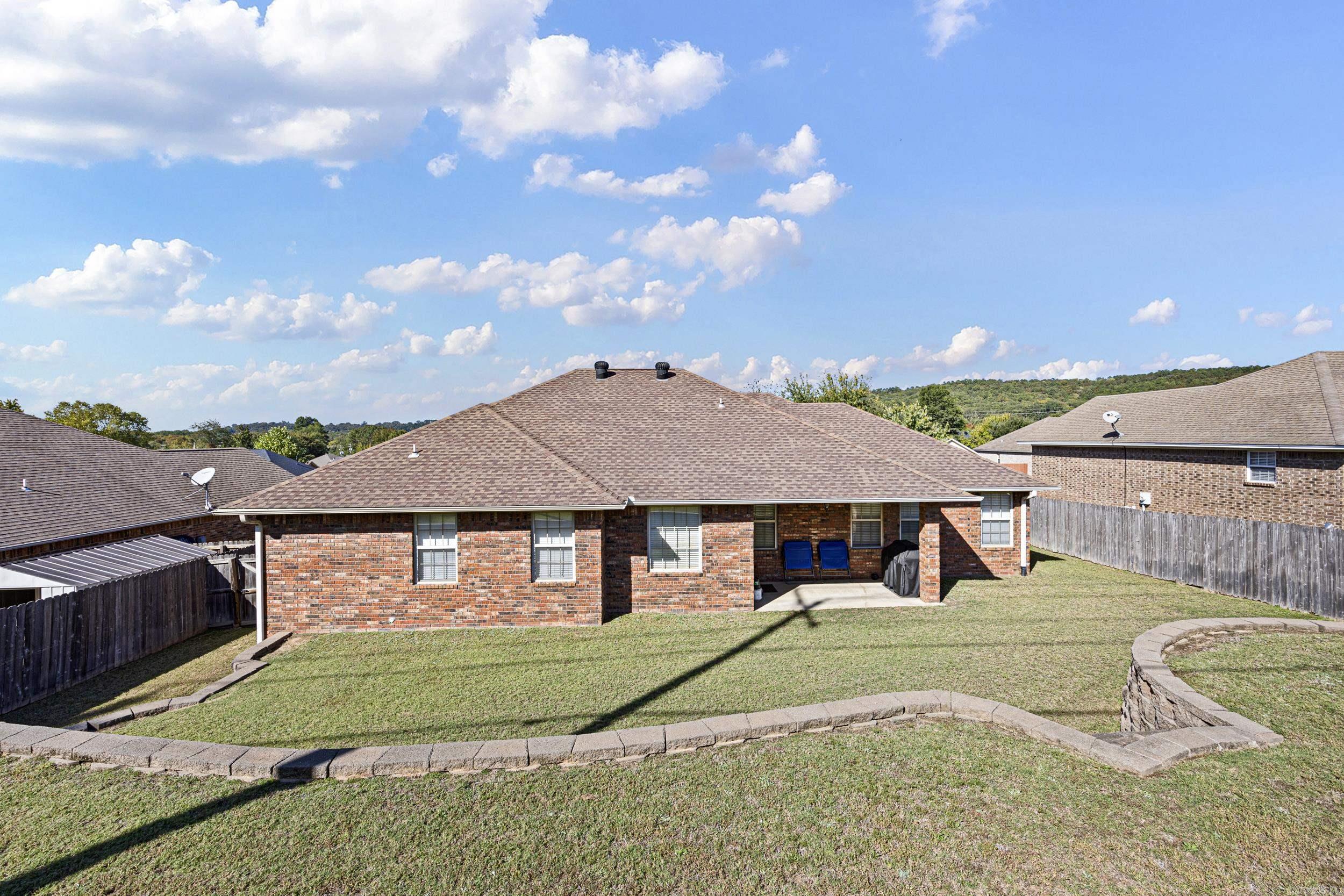 140 Hawthorne Lane Russellville, AR 72802