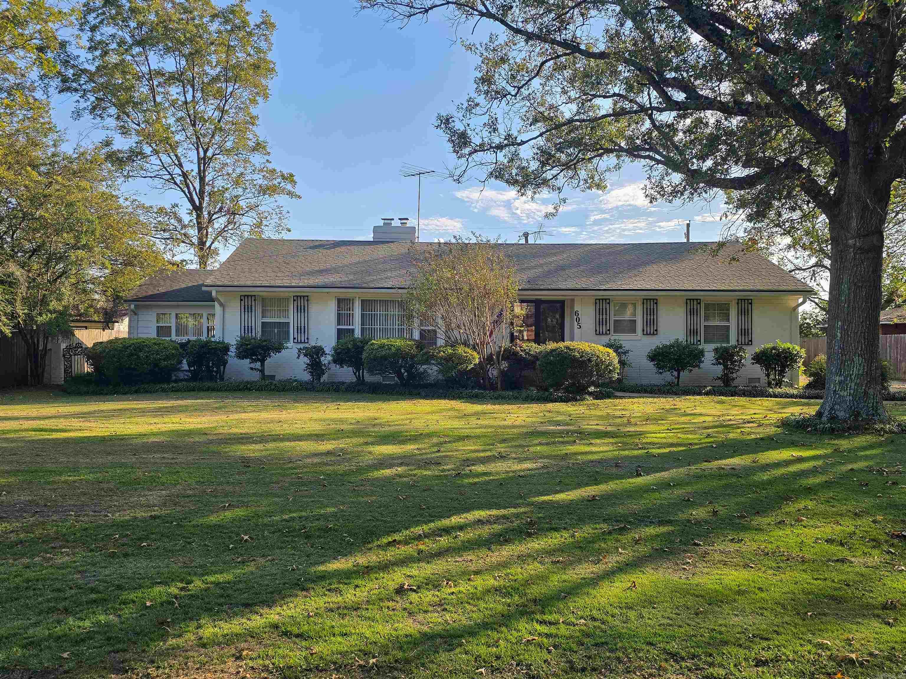 605  Julianne  Lepanto, AR