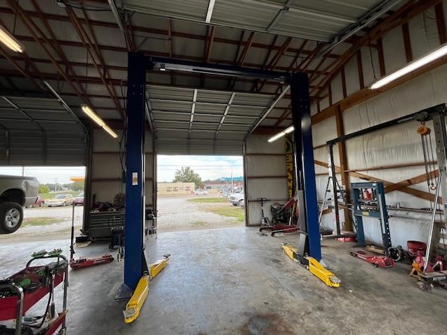 2260 W Main  Mountain View, AR