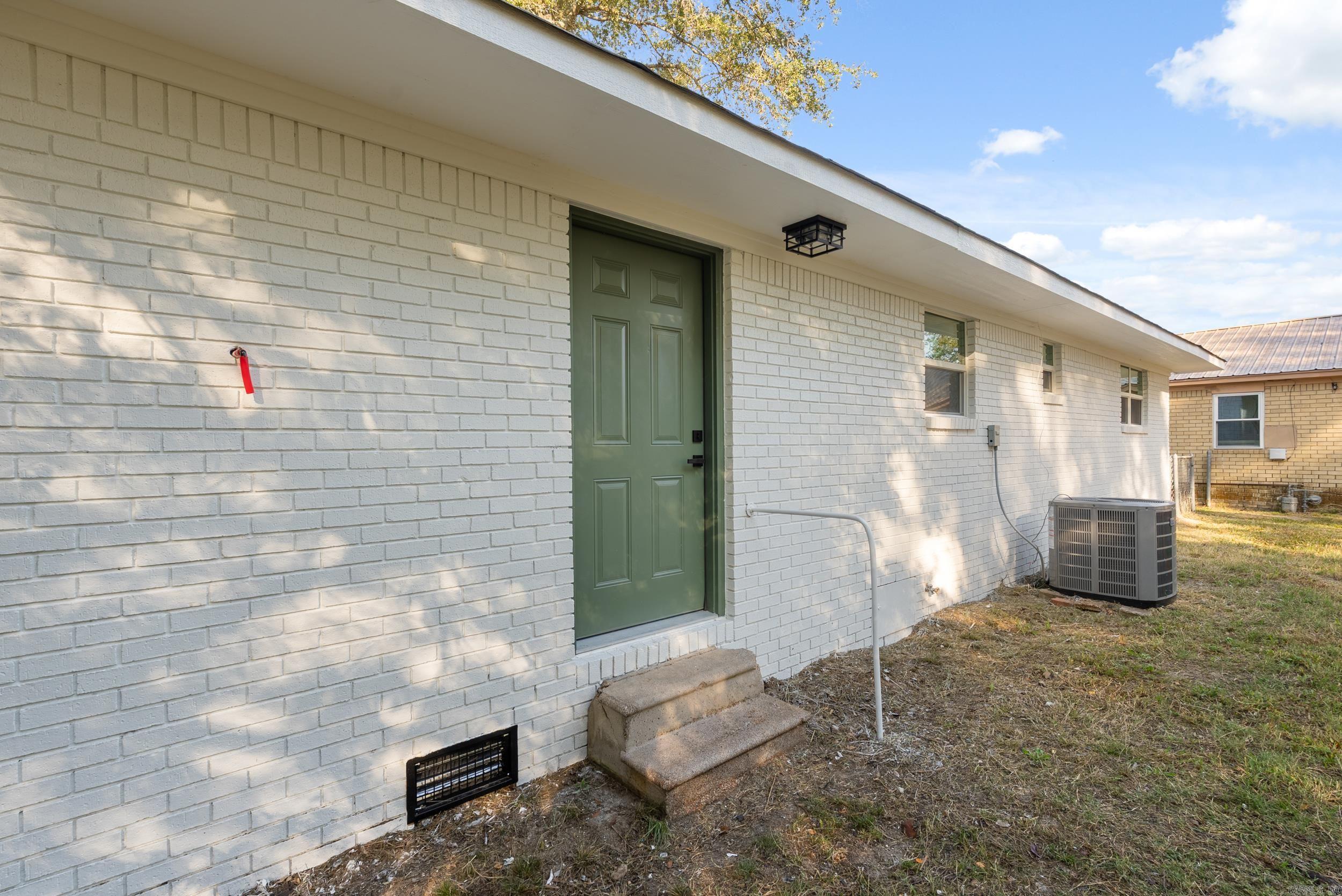 103 Maple  McCrory, AR