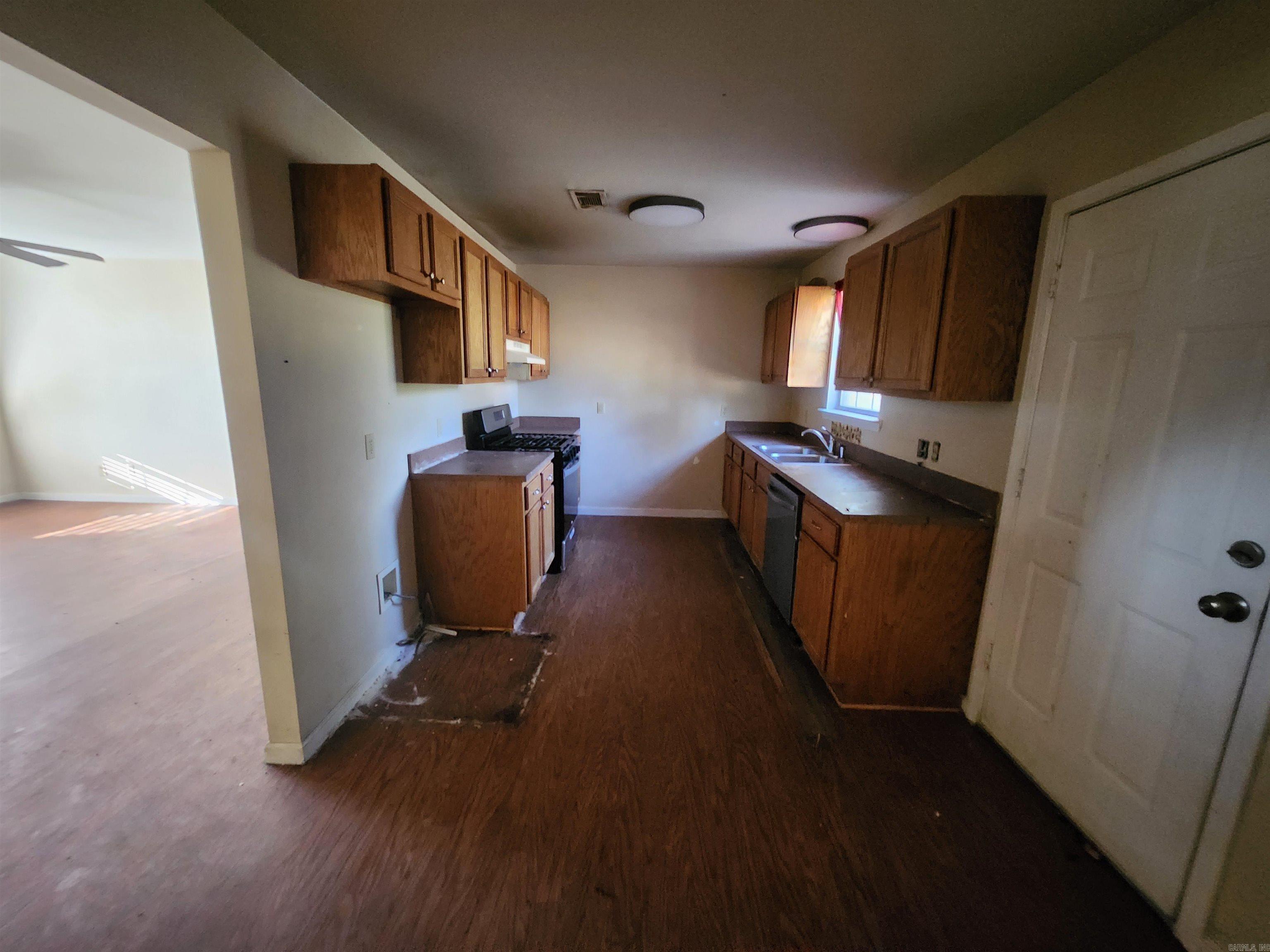 412 E 3rd  Altheimer, AR