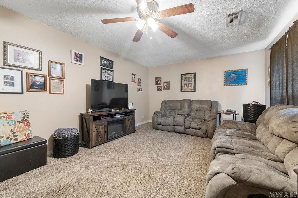 310 Memory Ln  Clinton, AR