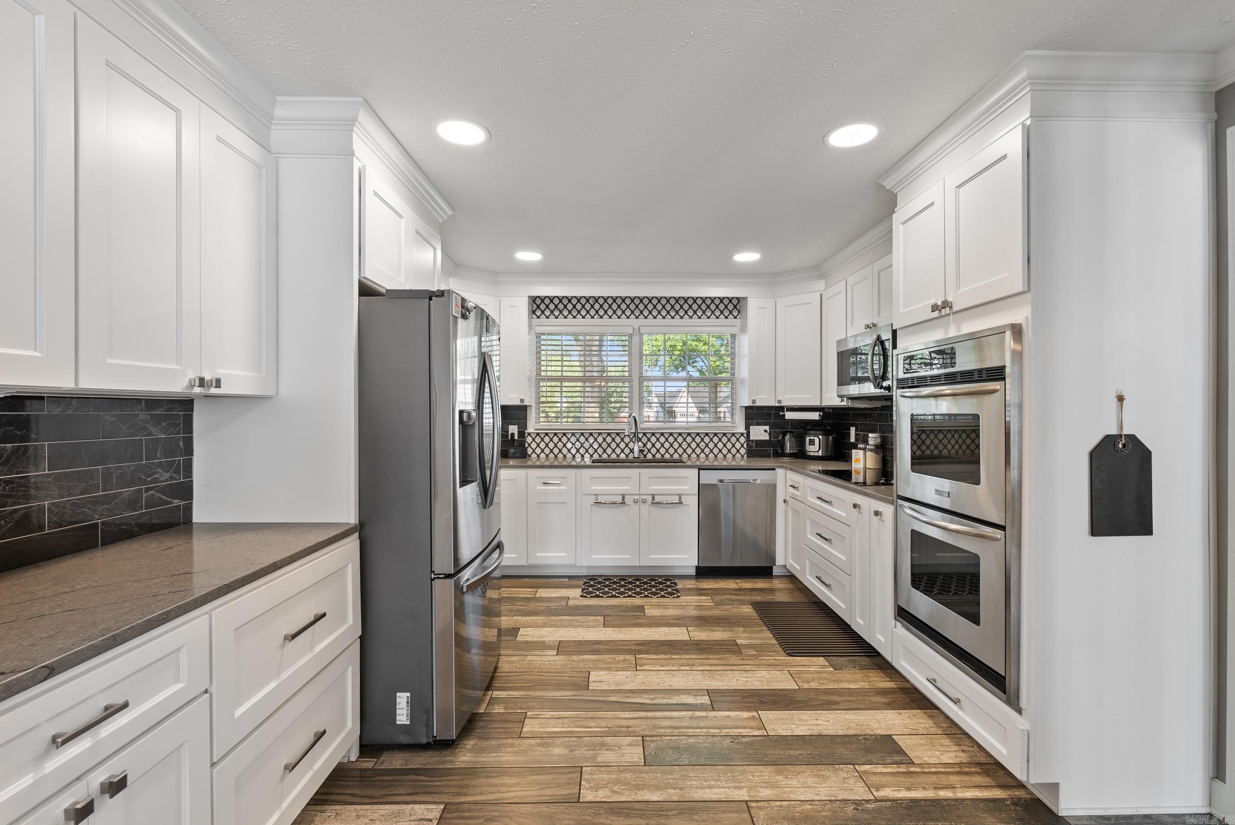 7 River Oaks Boulevard Searcy, AR 72143