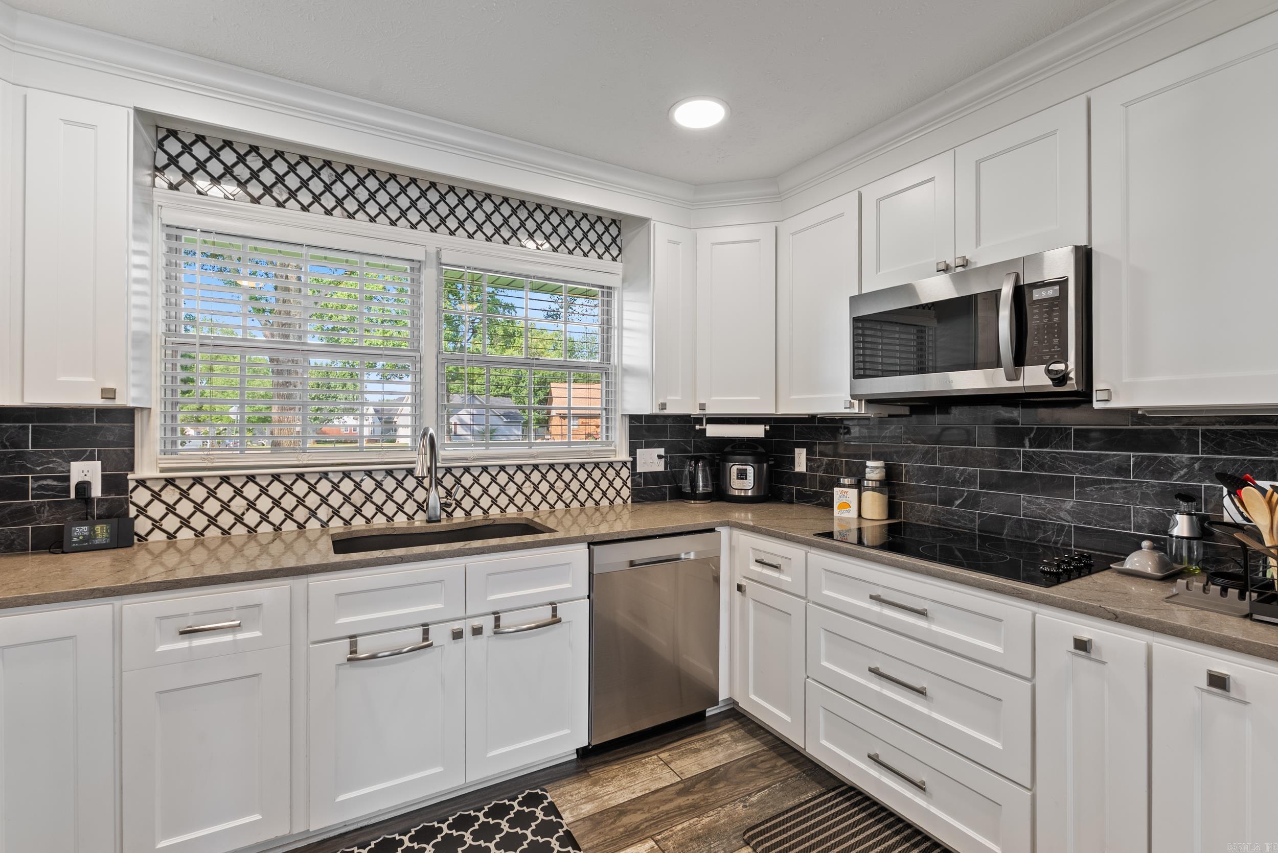 7 River Oaks Boulevard Searcy, AR 72143