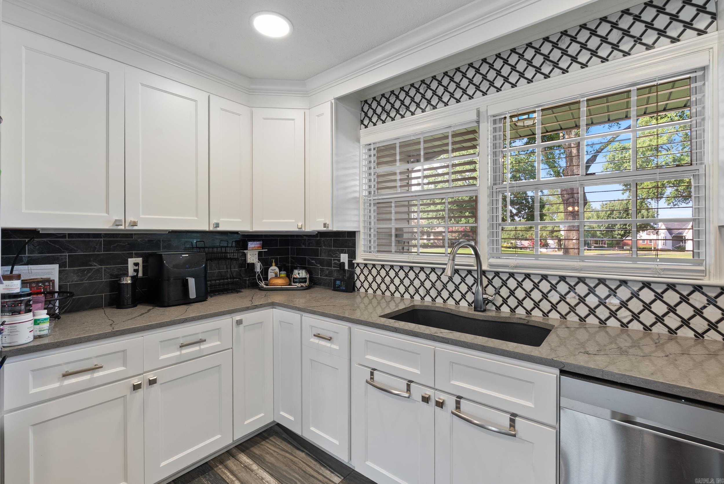 7 River Oaks Boulevard Searcy, AR 72143