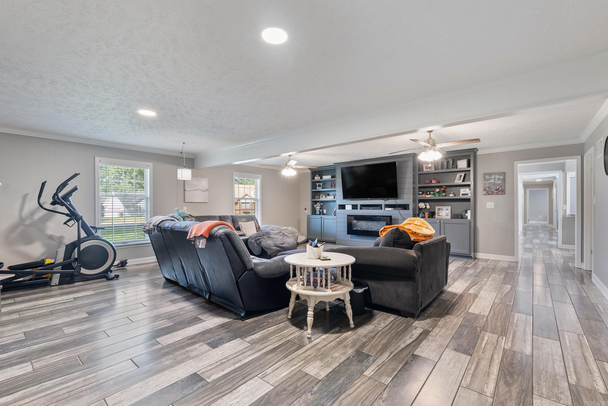 7 River Oaks Boulevard Searcy, AR 72143