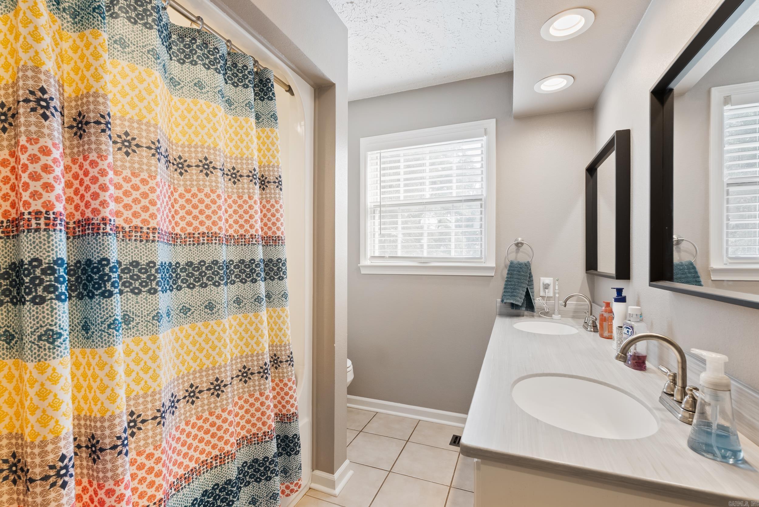 7 River Oaks Boulevard Searcy, AR 72143