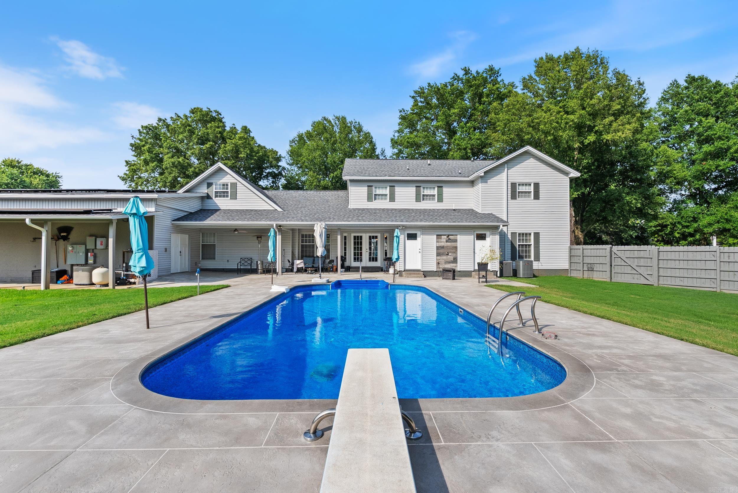 7 River Oaks Boulevard Searcy, AR 72143