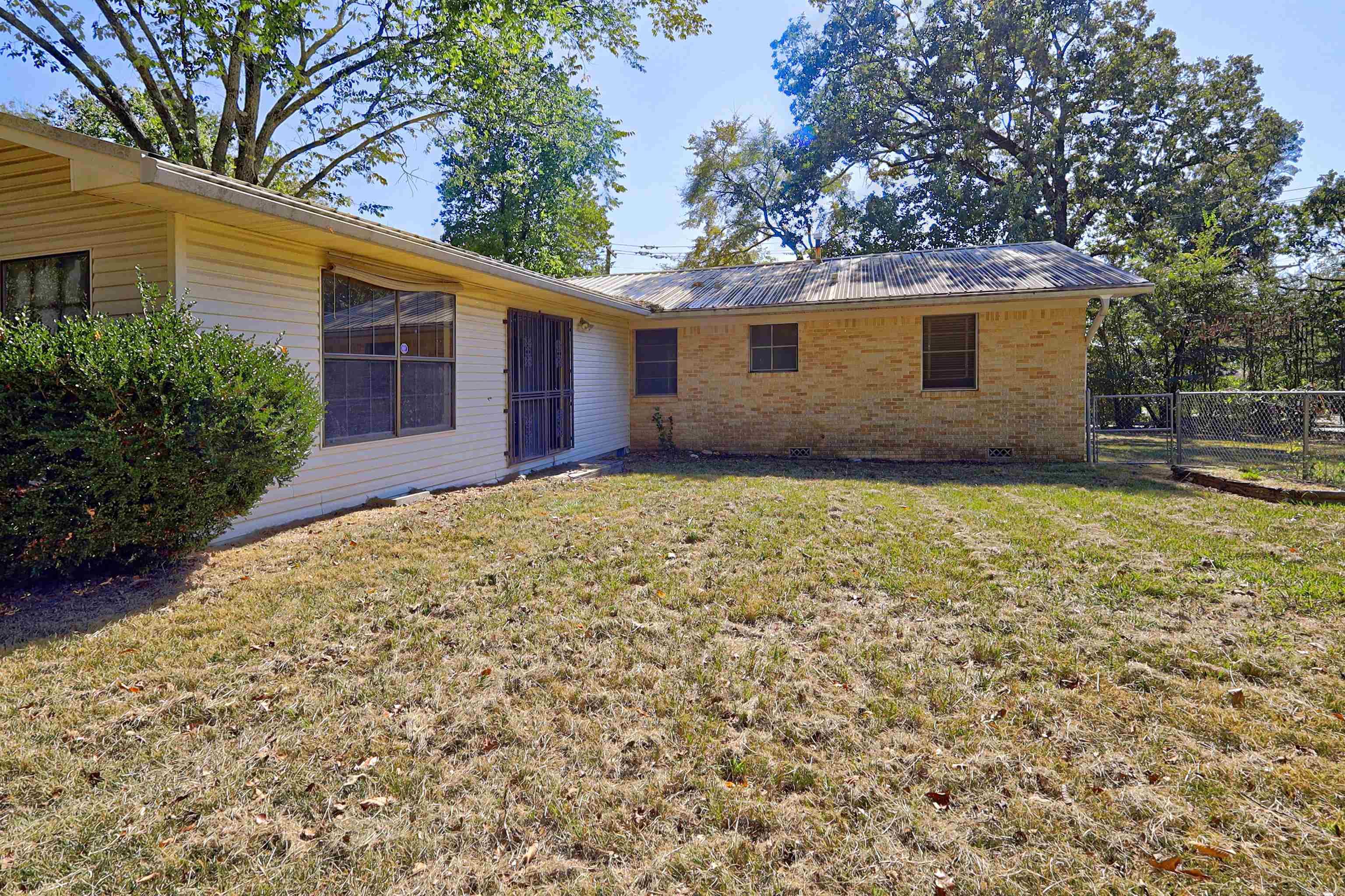 1648 Hobson  Hot Springs, AR