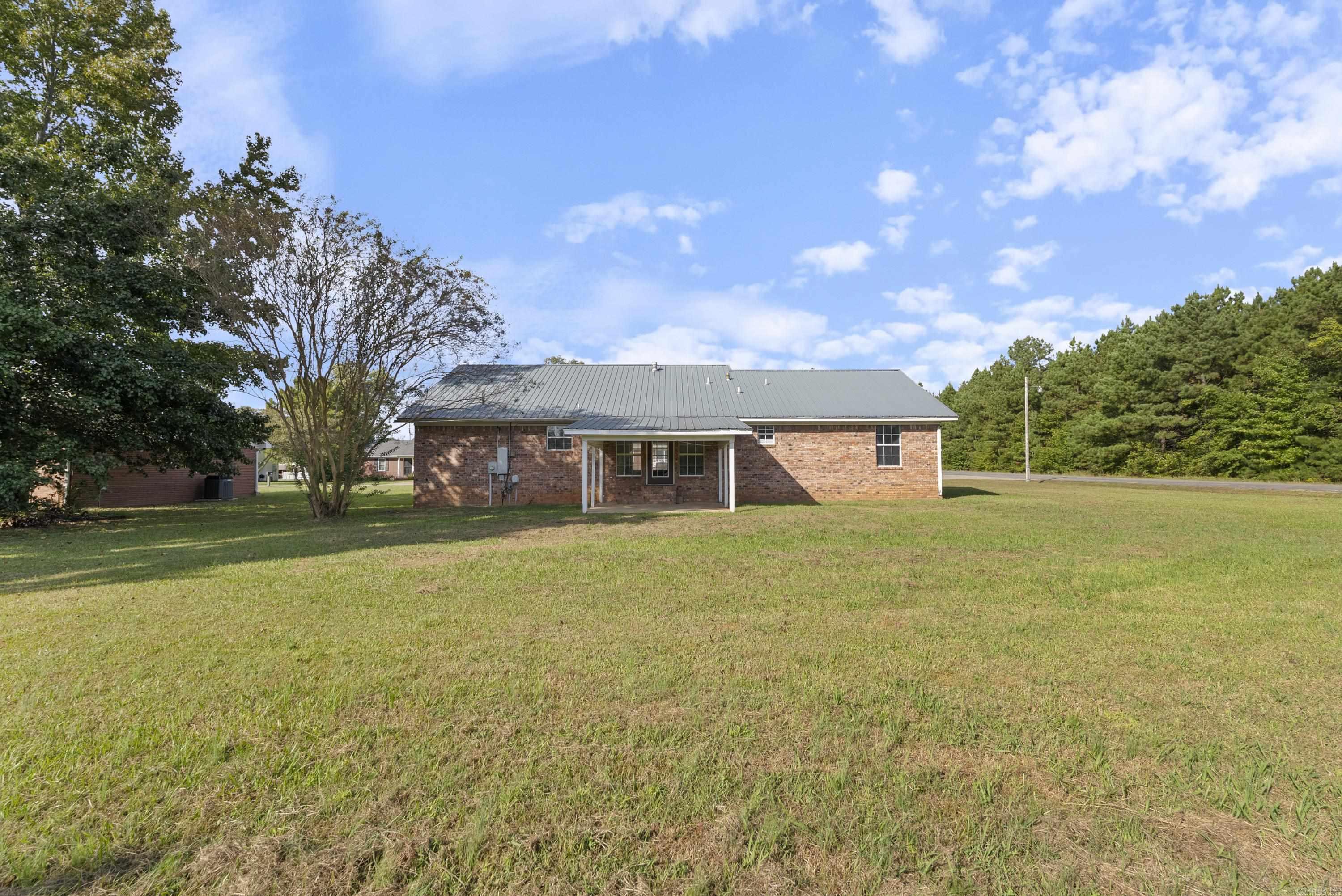 1801 Birchwood Dr Beebe, AR 72012