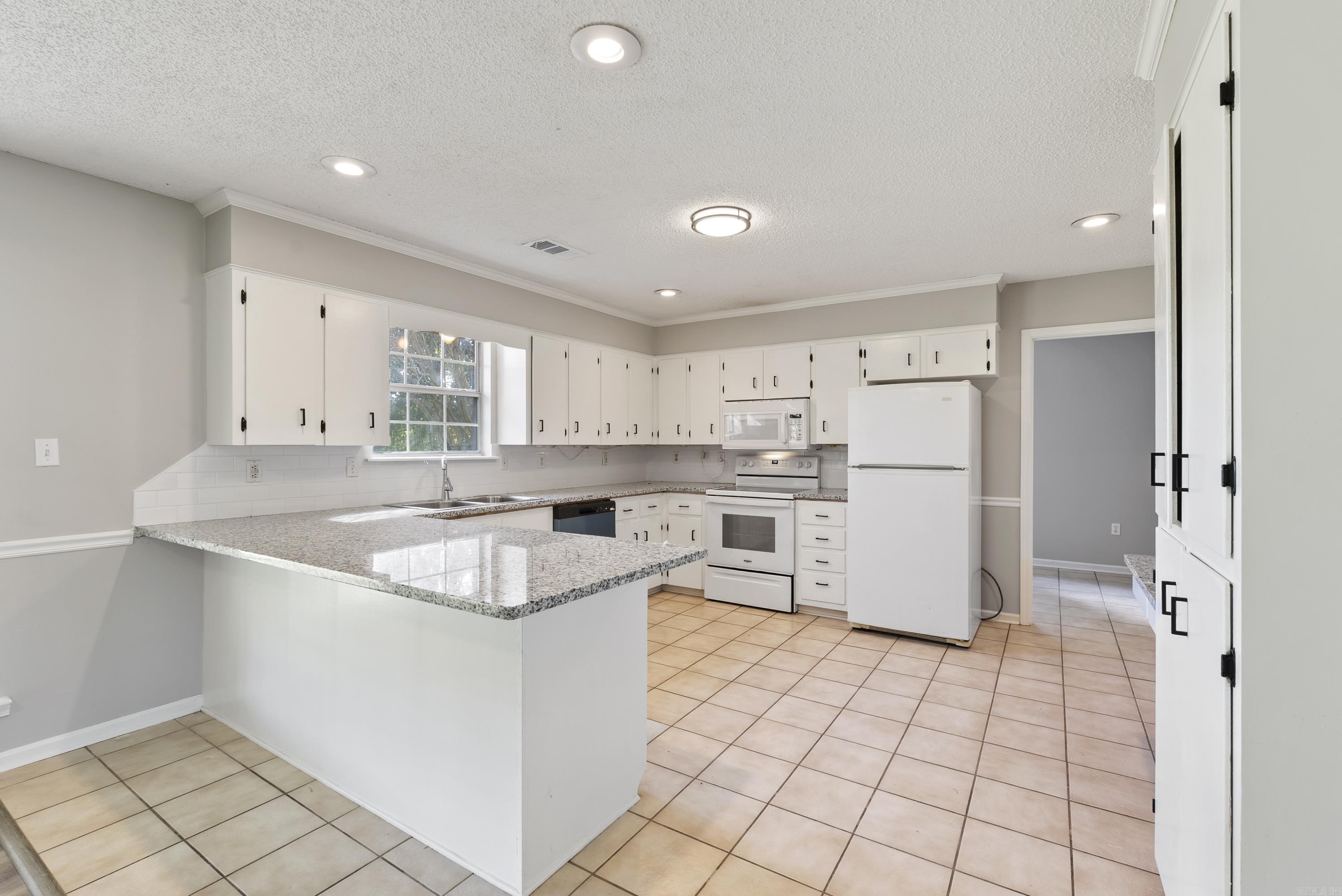 1801 Birchwood Dr Beebe, AR 72012