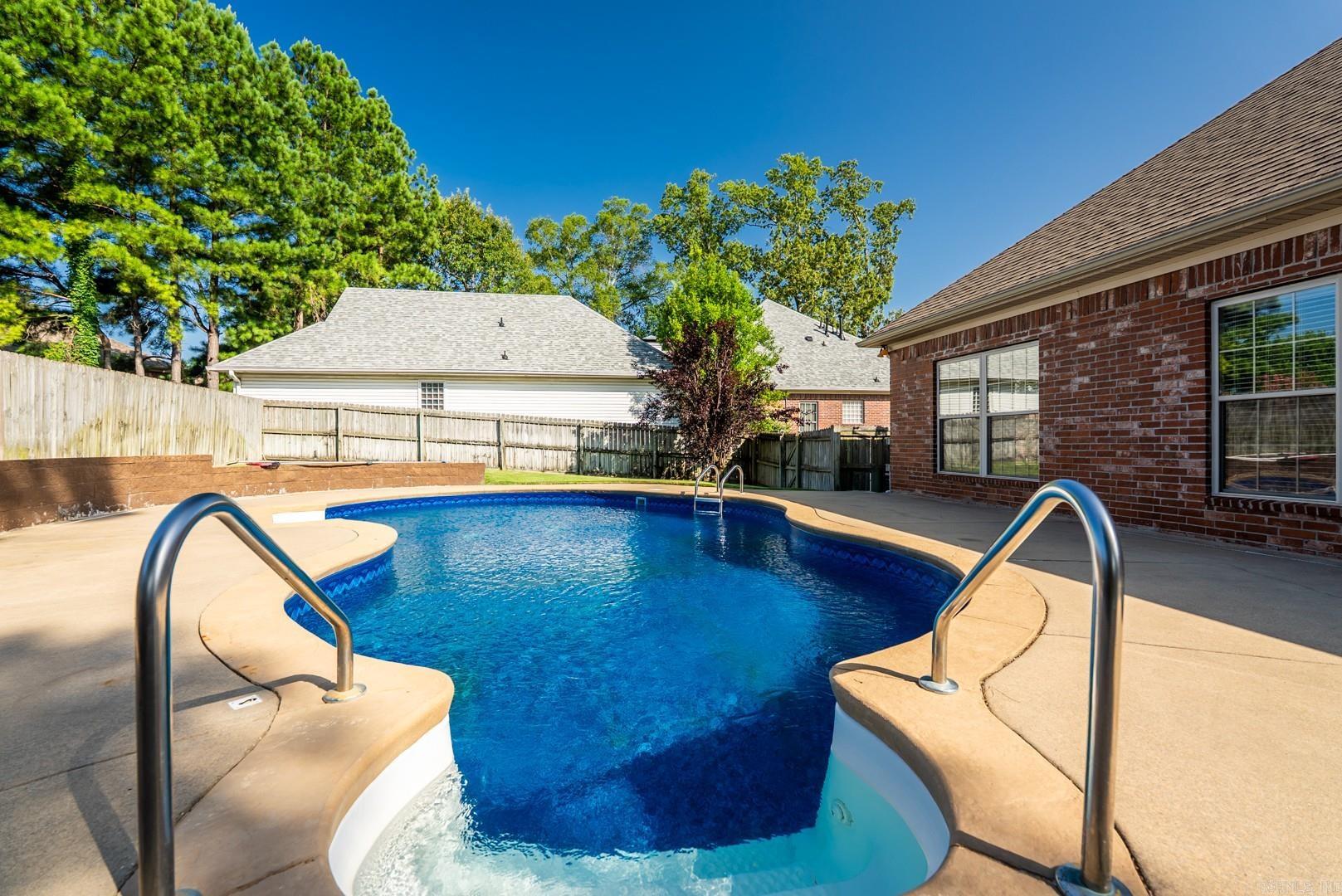 40 Belle River Cir  Maumelle, AR