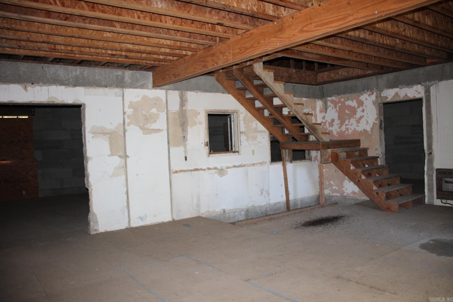 315 W 4th  Yellville, AR