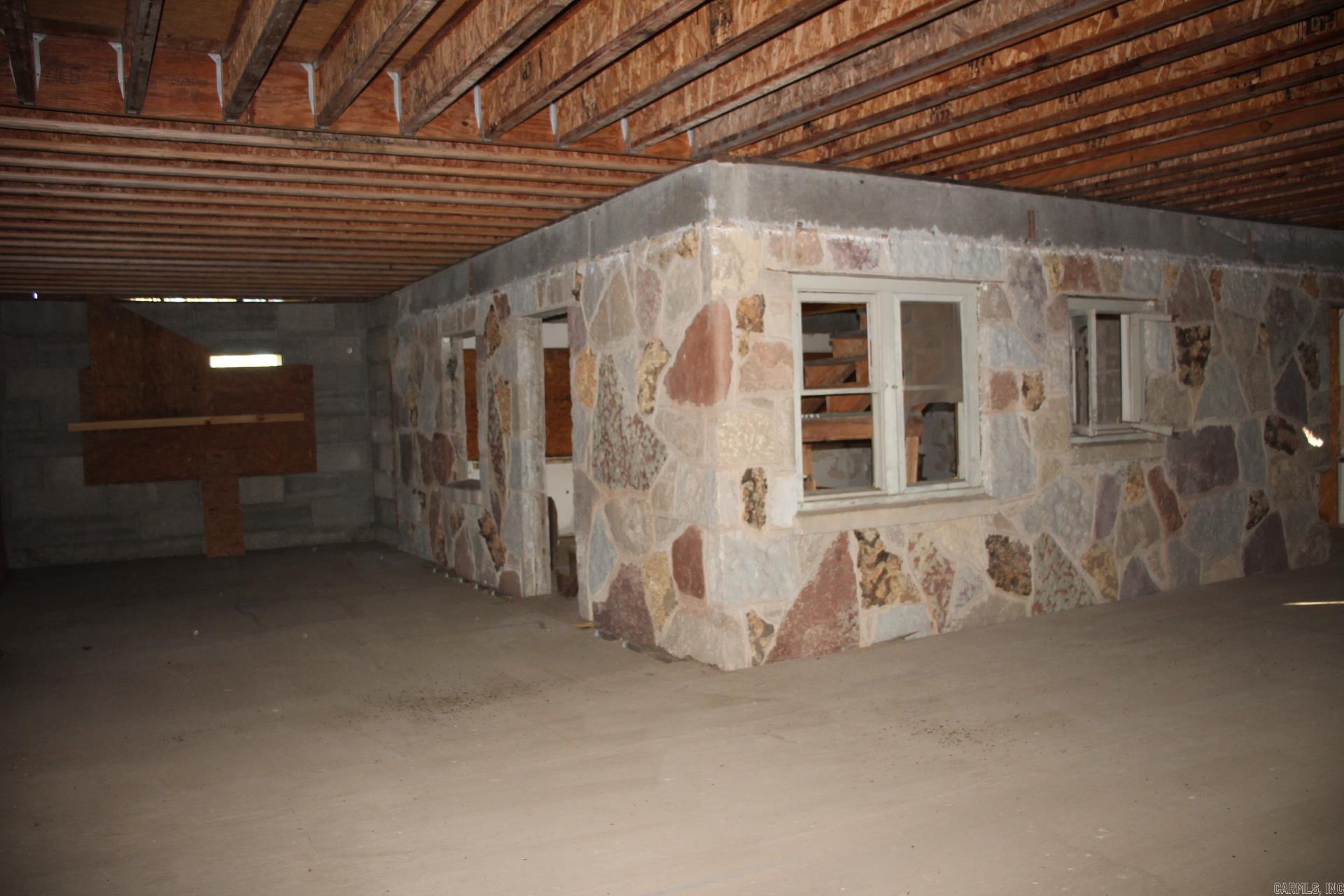 315 W 4th  Yellville, AR