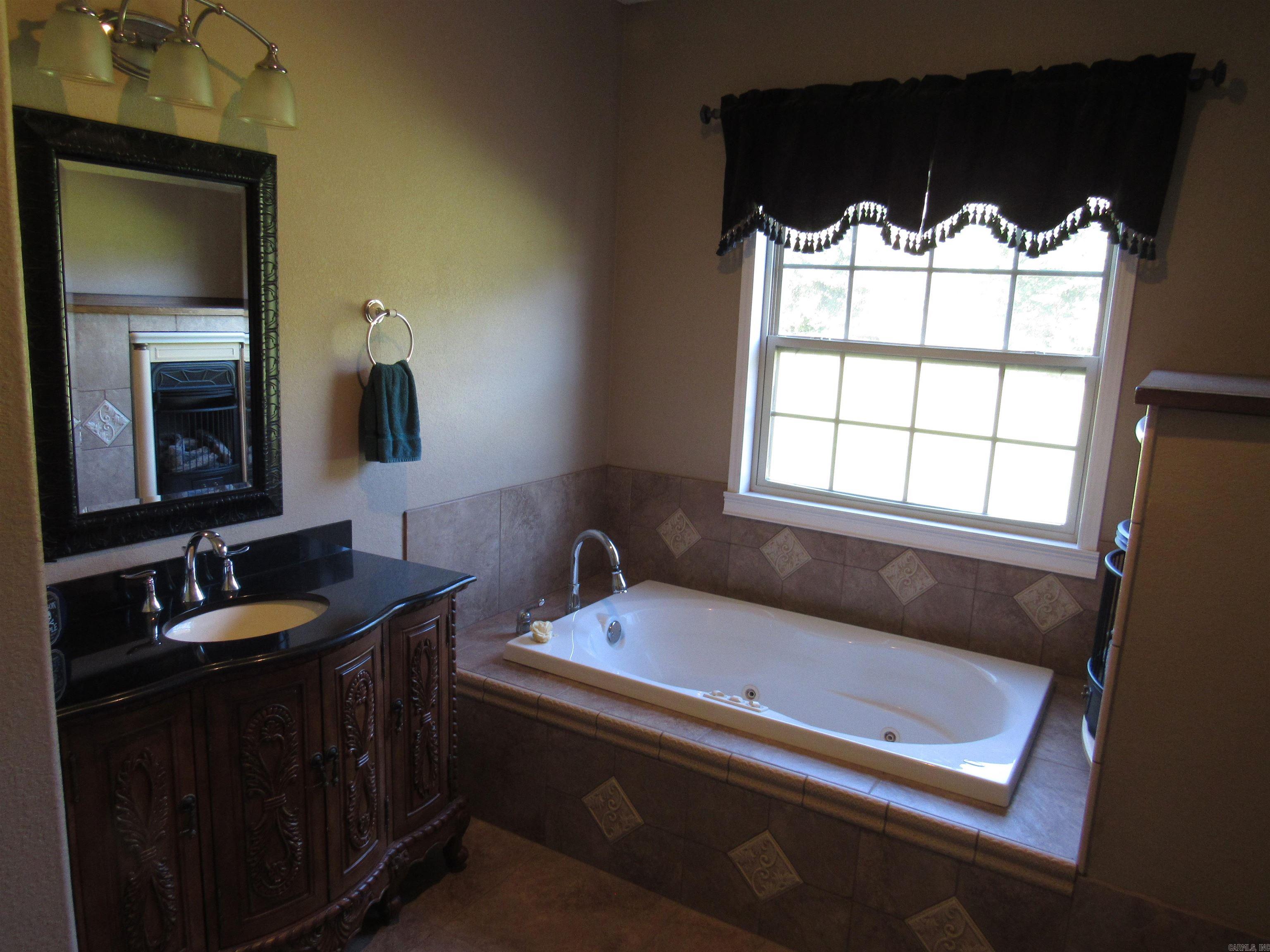 64 Wilson Cove Road Morrilton, AR 72110-9130