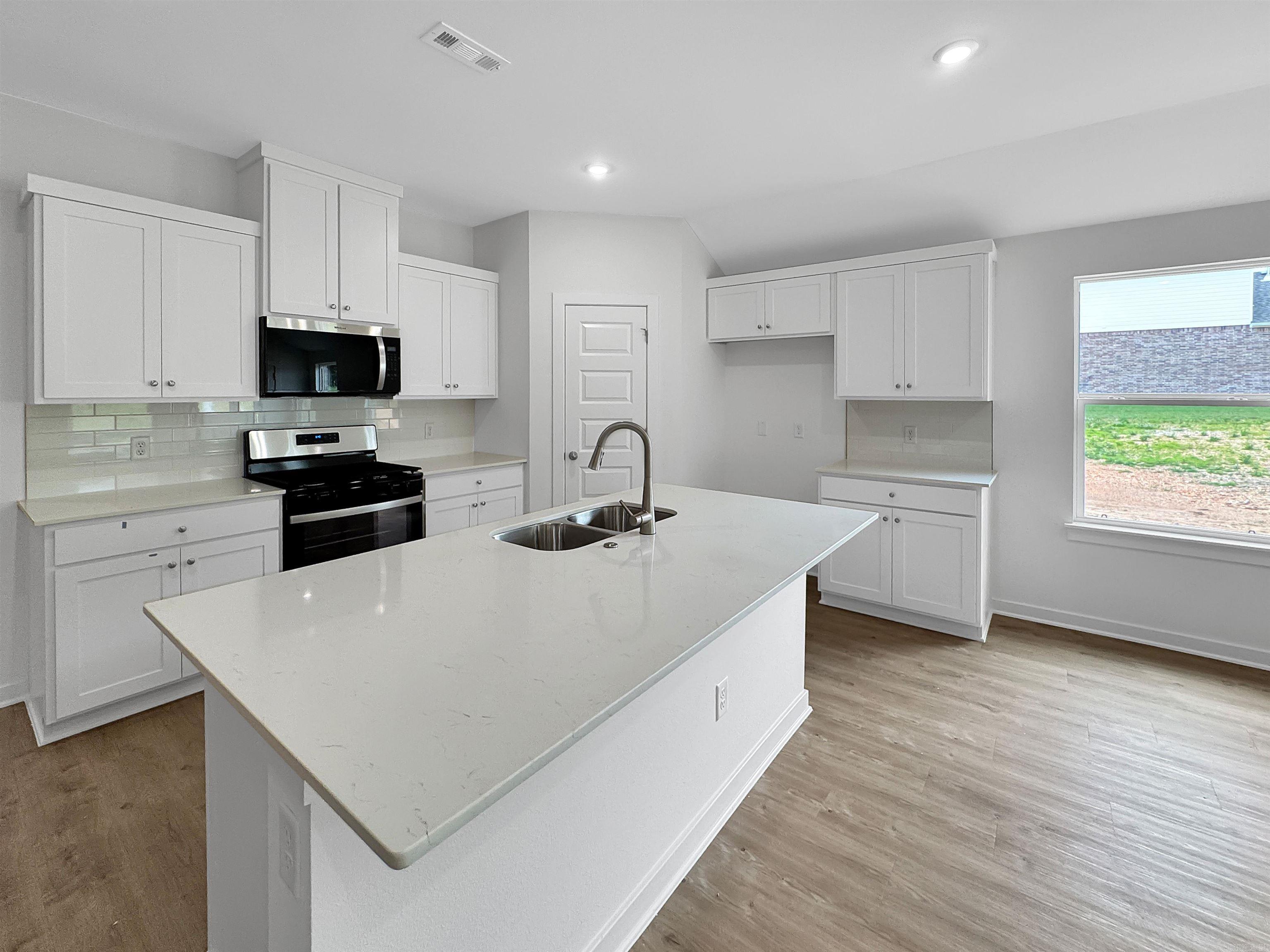 24 Plantation Drive Mayflower, AR 72106