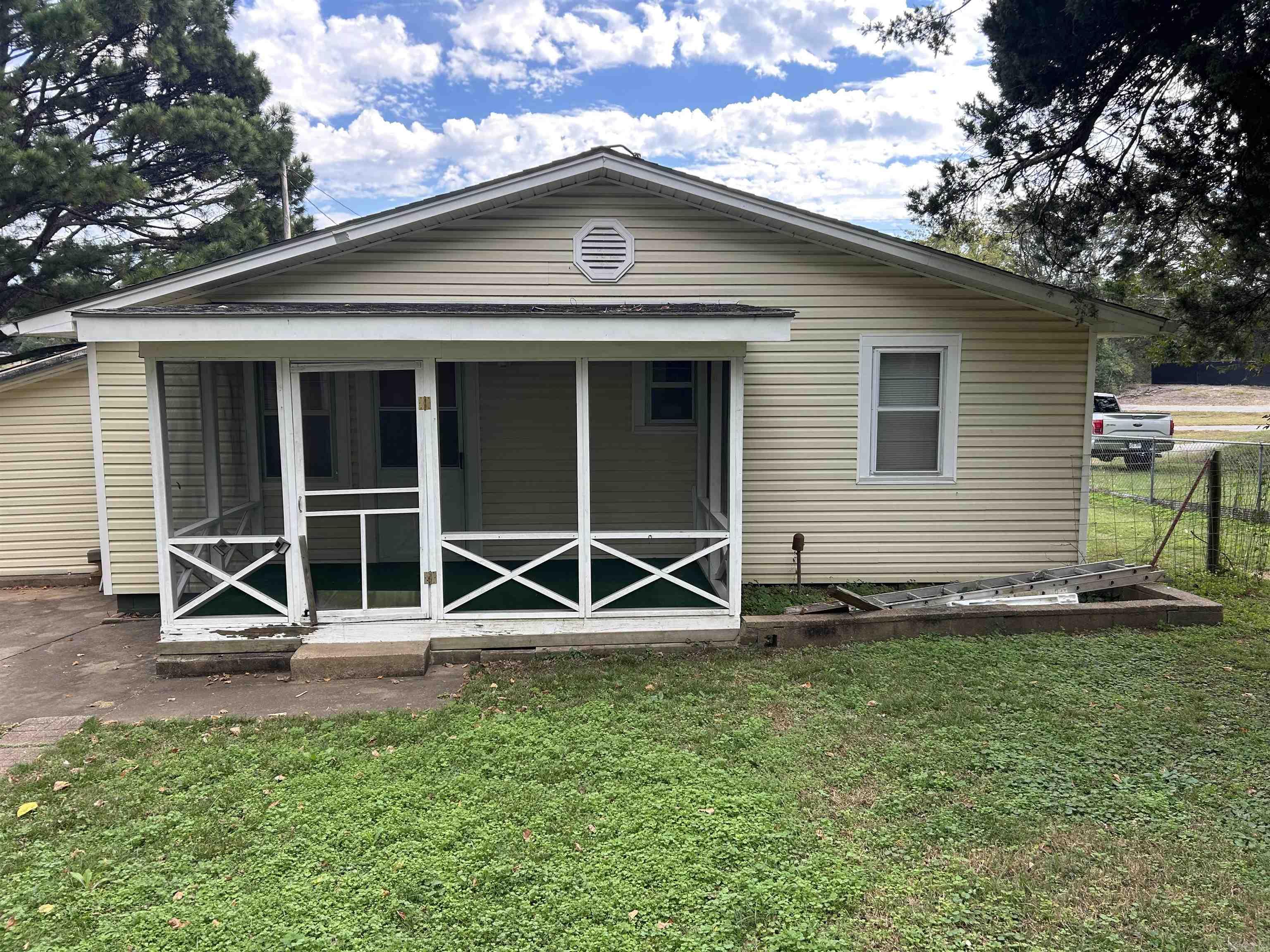 701 N Moose  Morrilton, AR