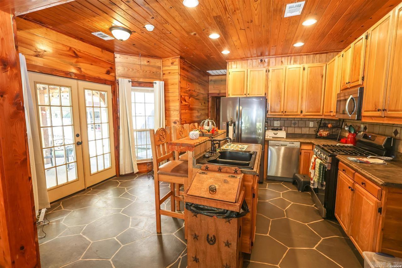 646 School Street Amity, AR 71923