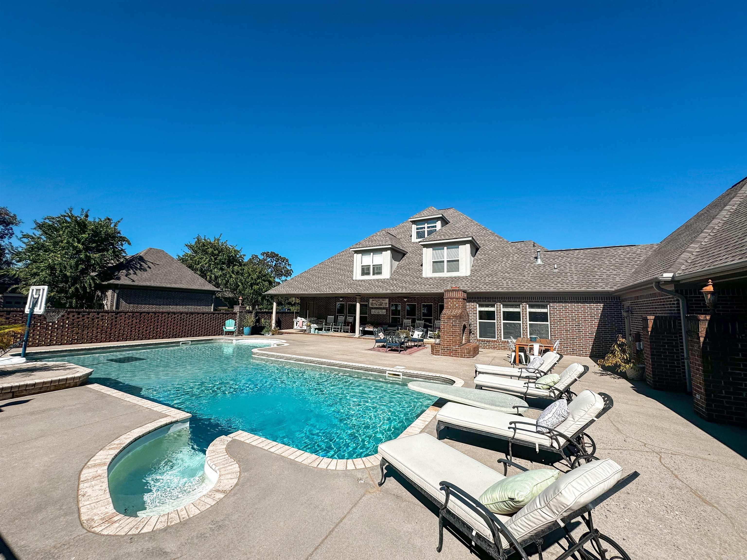 101 Summerview  Searcy, AR