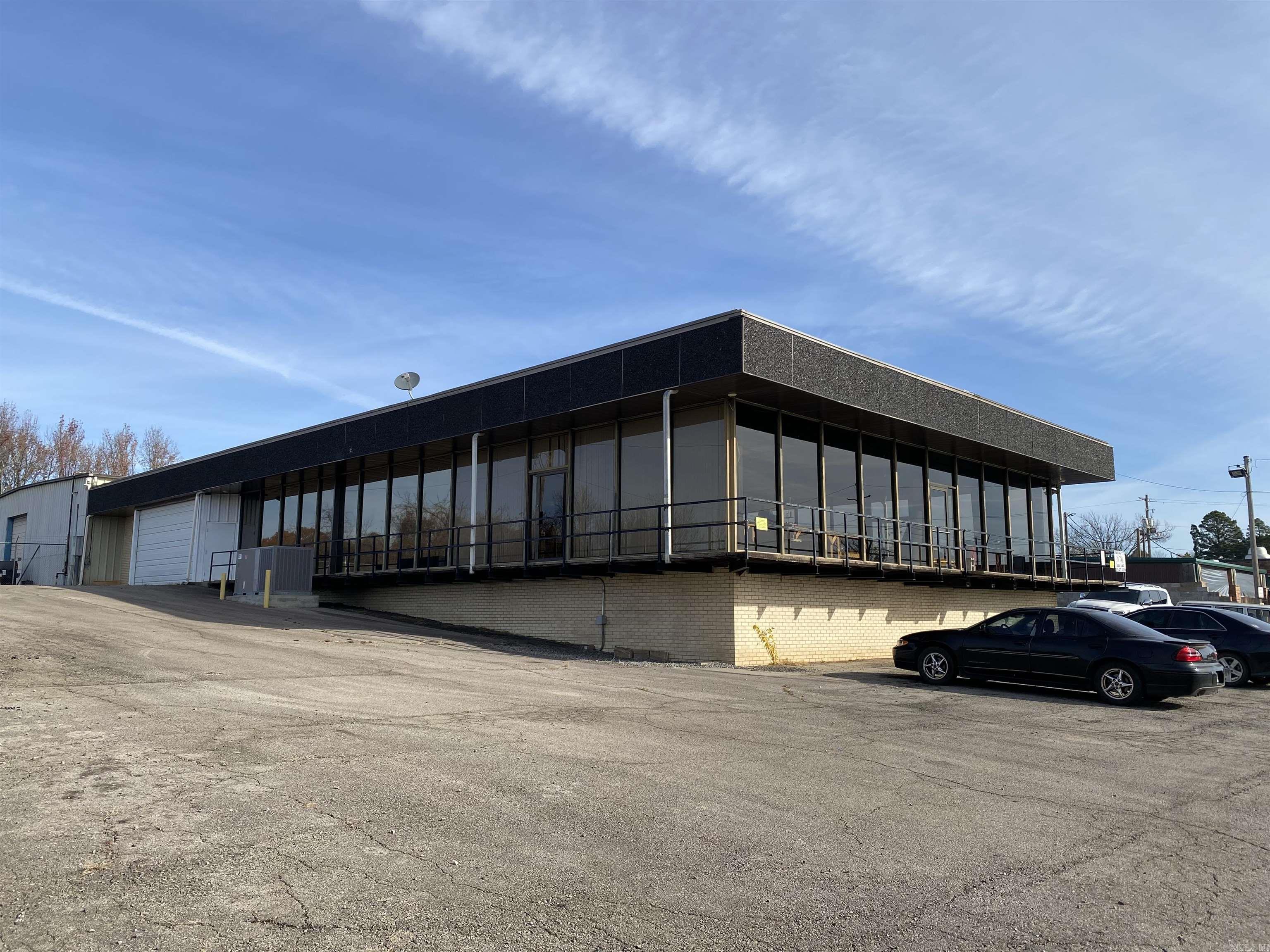 1215 E Broadway — photo 3